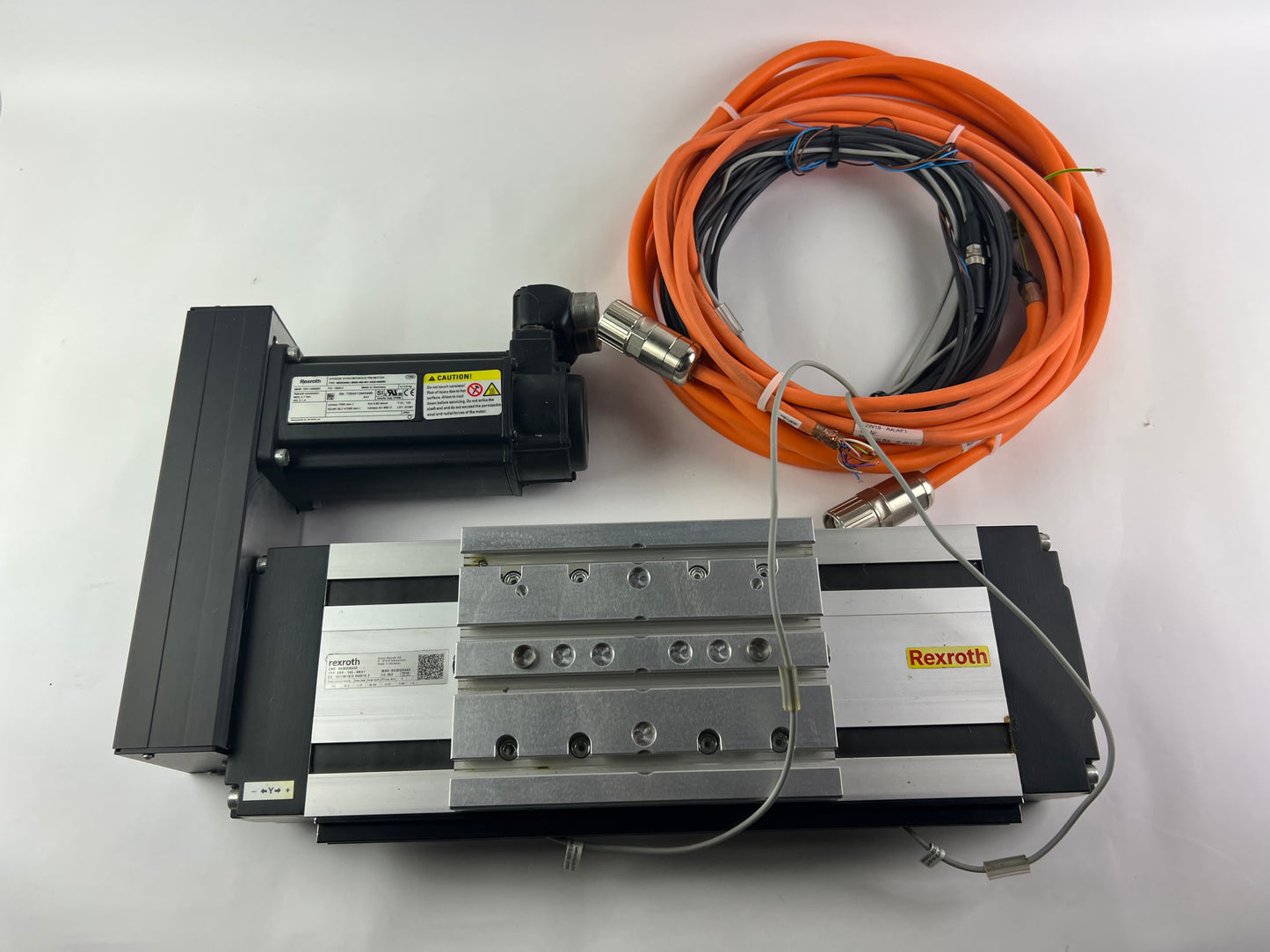 Rexroth R030520403 CKK-145-NNG1 Compact Module + R911306060 MSK040C-0600-NN-M1-UG0-NNNN Motor + 2 Cables + Sensors