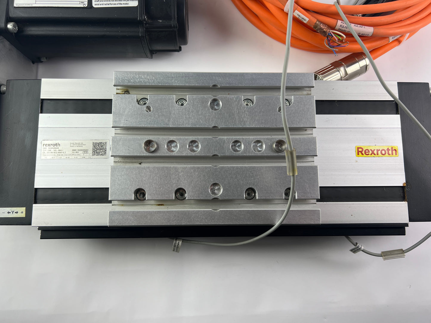 Rexroth R030520403 CKK-145-NNG1 Compact Module + R911306060 MSK040C-0600-NN-M1-UG0-NNNN Motor + 2 Cables + Sensors