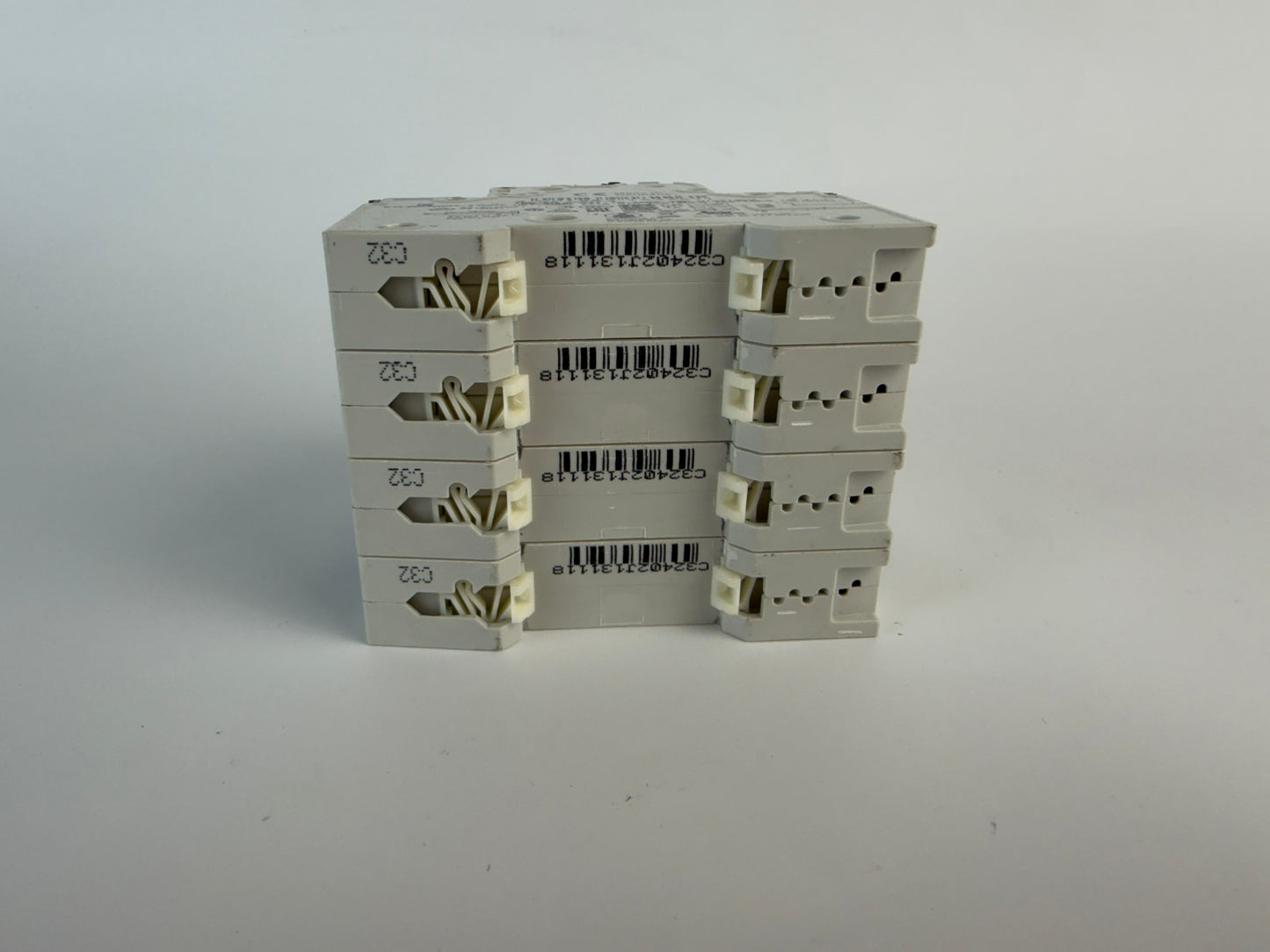 Siemens 5SY4432-7 4 Pole MCB C32 32A Circuit Breaker 10kA 400V AC