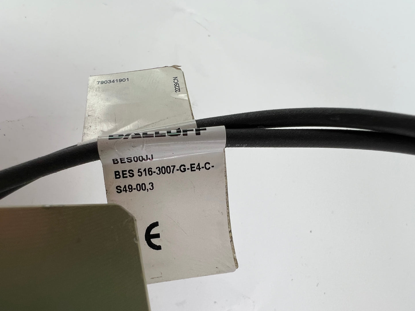 Schunk MPG 50 Two-Finger Parallel Gripper 340013 + 2x Balluff BES00JJ Inductive Sensors 160cm