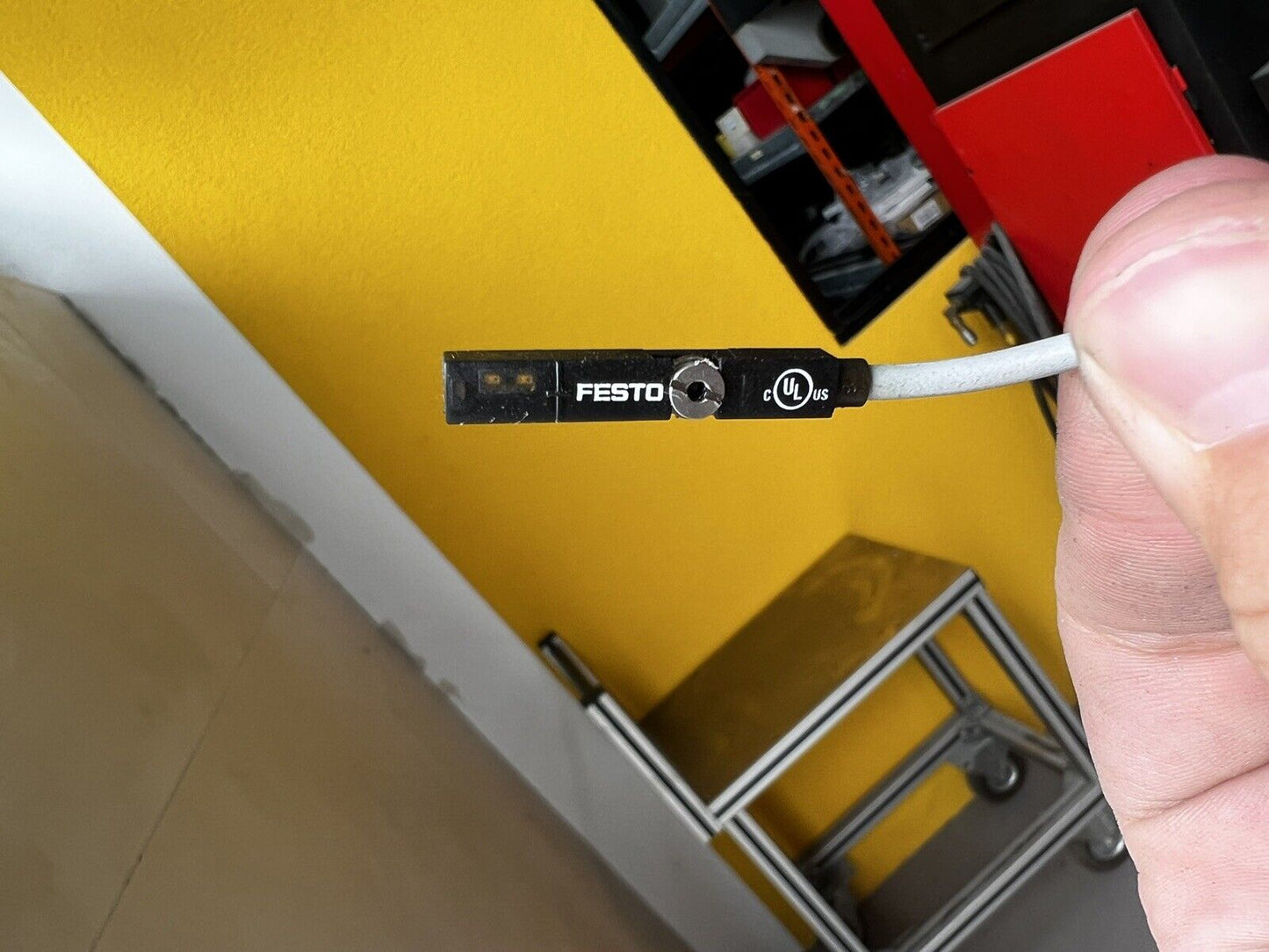 Festo Pneumatic Position Detector SME-8M-DS-24V-K5,0-0E 543863