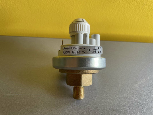 1x Adjustable pressure switch UDW Typ. 901.7x