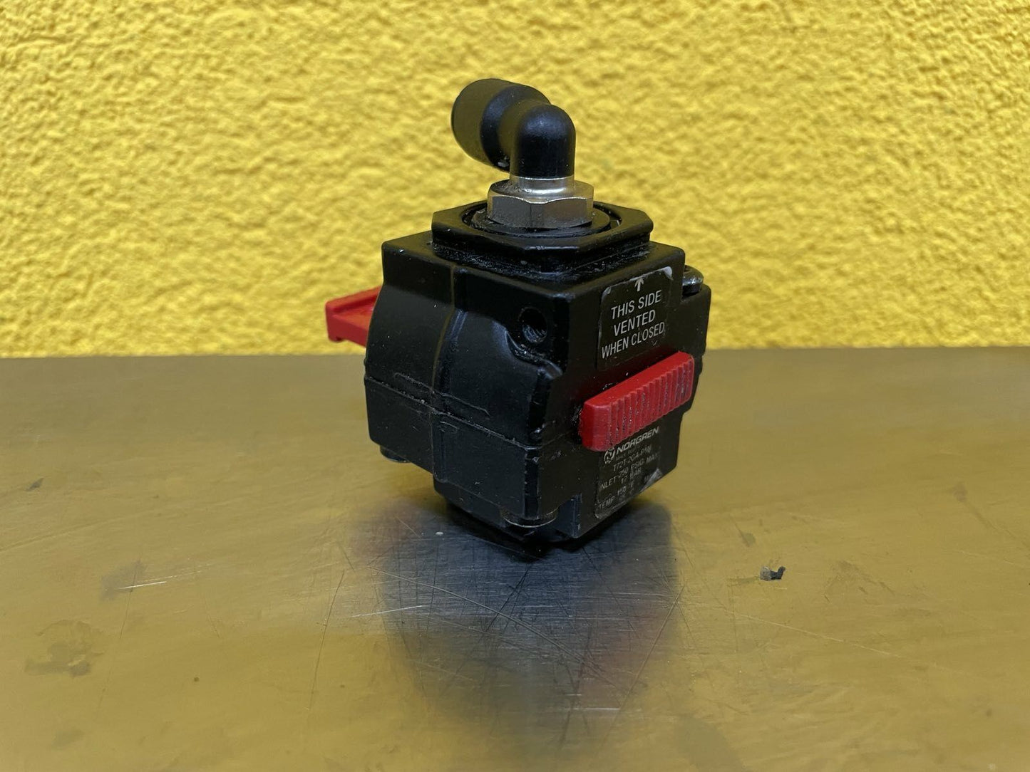 Norgren T72T-2GA-P1N shut off valve