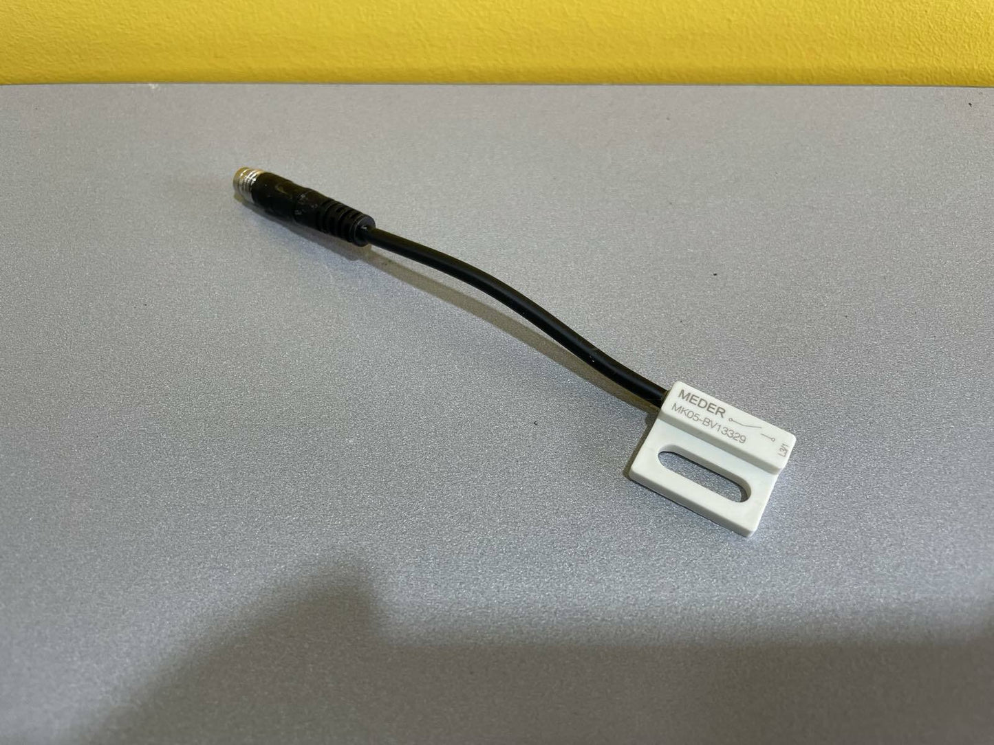 Lot of 9 Meder Proximity Sensors MK05-BV13329