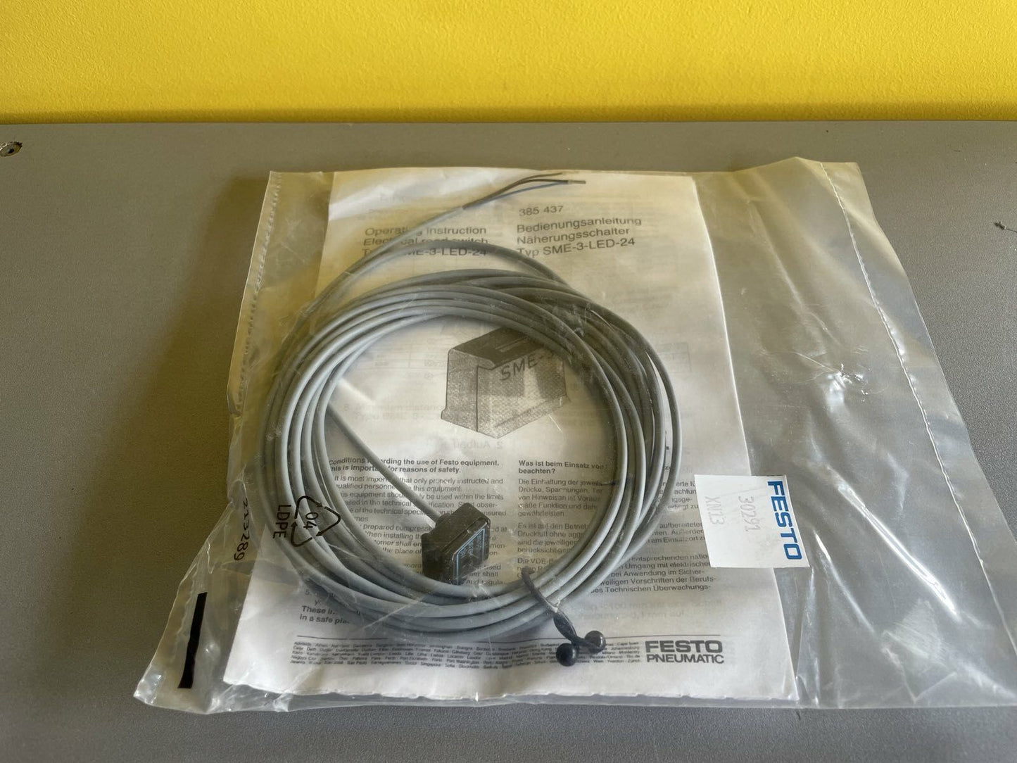 Festo SME-3-LED-24 Proximity Switch