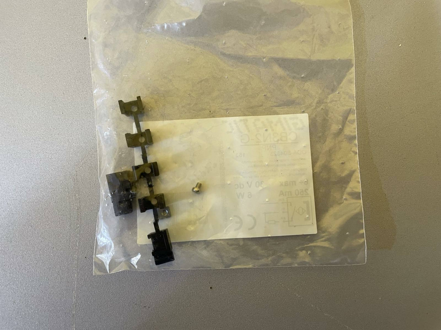 Gimatic CB3N2-G magnetic proximity switch