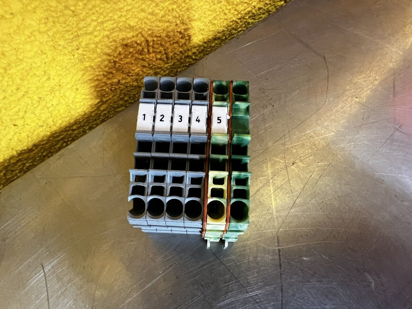 WAGO Ground Terminal Block – IEC 60947-7-2 Earth Clamp (Erdklemme)