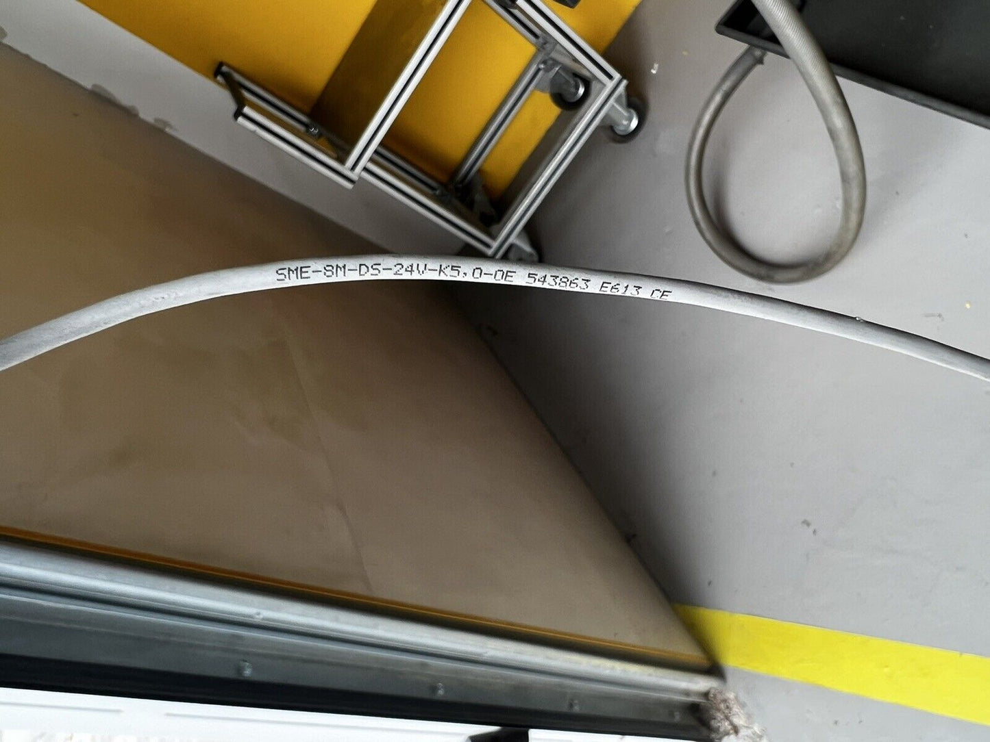 Festo Pneumatic Position Detector SME-8M-DS-24V-K5,0-0E 543863