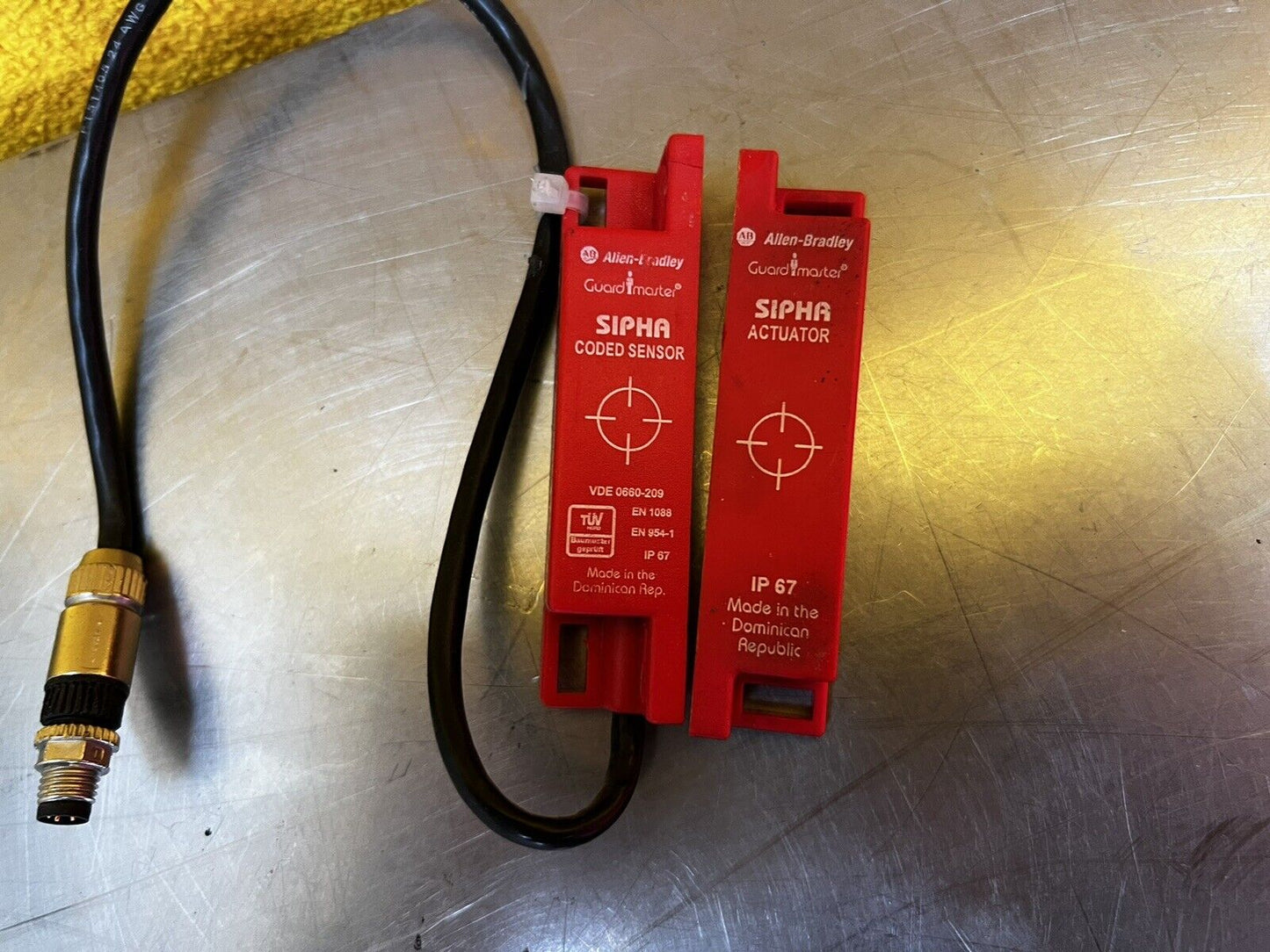 Allan Bradley Guard Master Coded Sensor and Actuator SIPHA