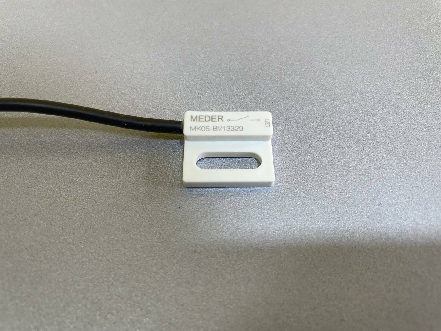 Lot of 9 Meder Proximity Sensors MK05-BV13329