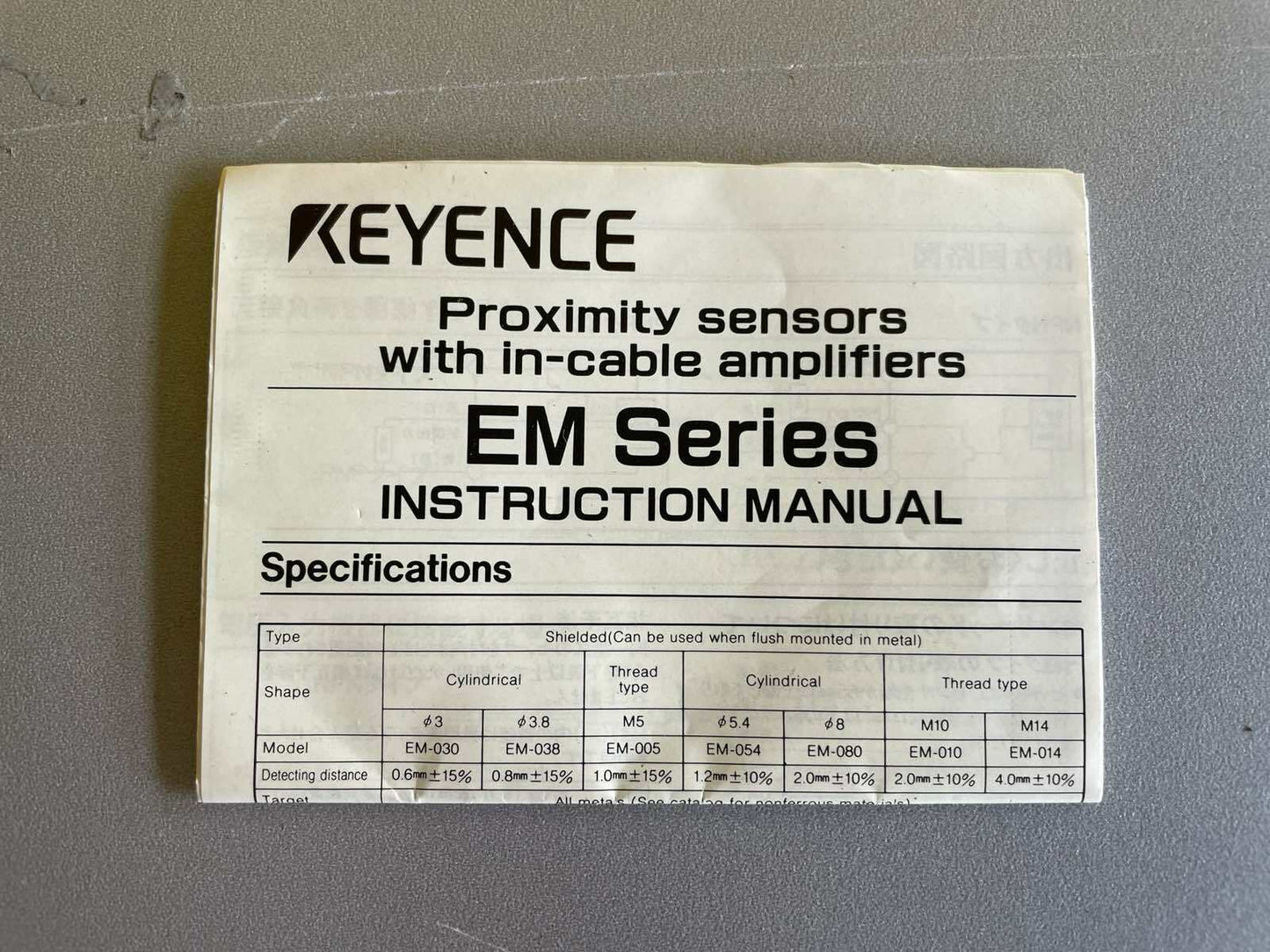Keyence proximity sensor EM Series