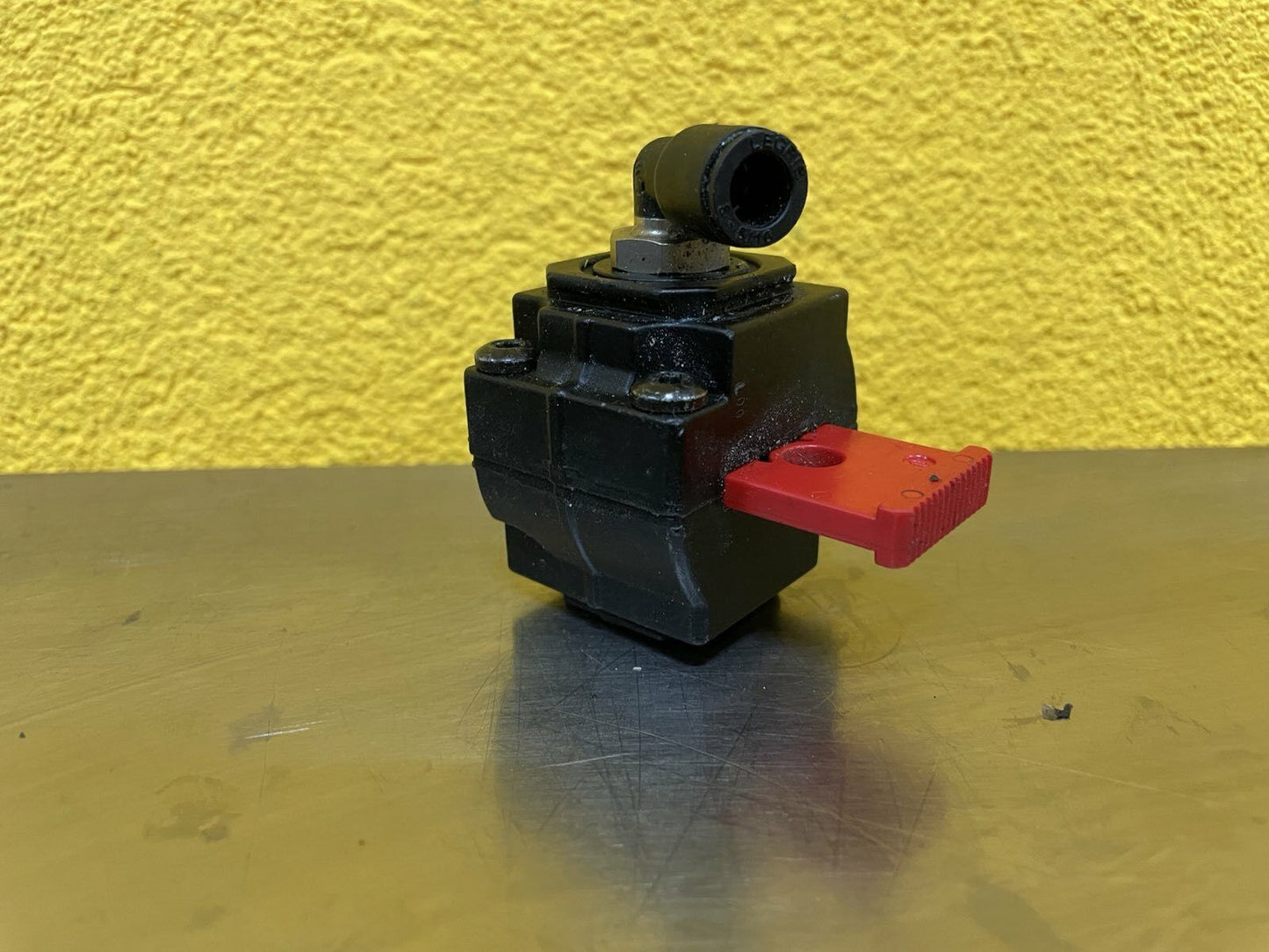 Norgren T72T-2GA-P1N shut off valve