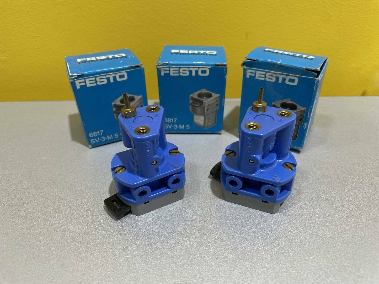 Festo Front panel valve SV-3-M5 6817