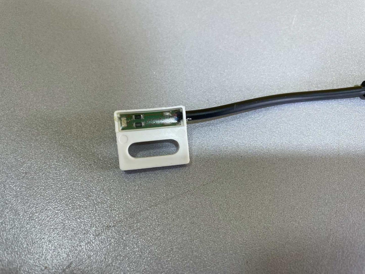 Lot of 9 Meder Proximity Sensors MK05-BV13329