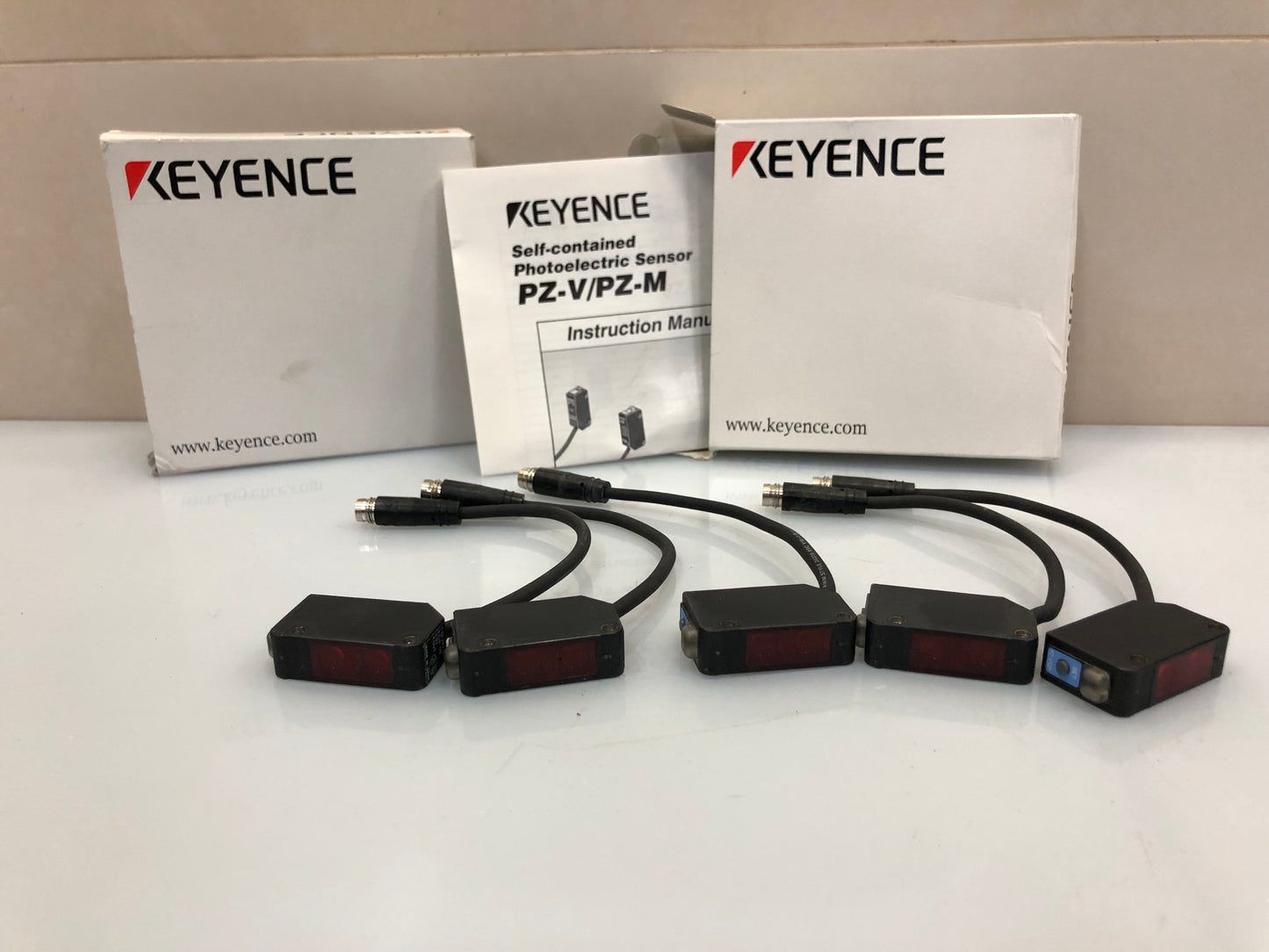 Keyence PZ-V12P Photoelectric Sensor