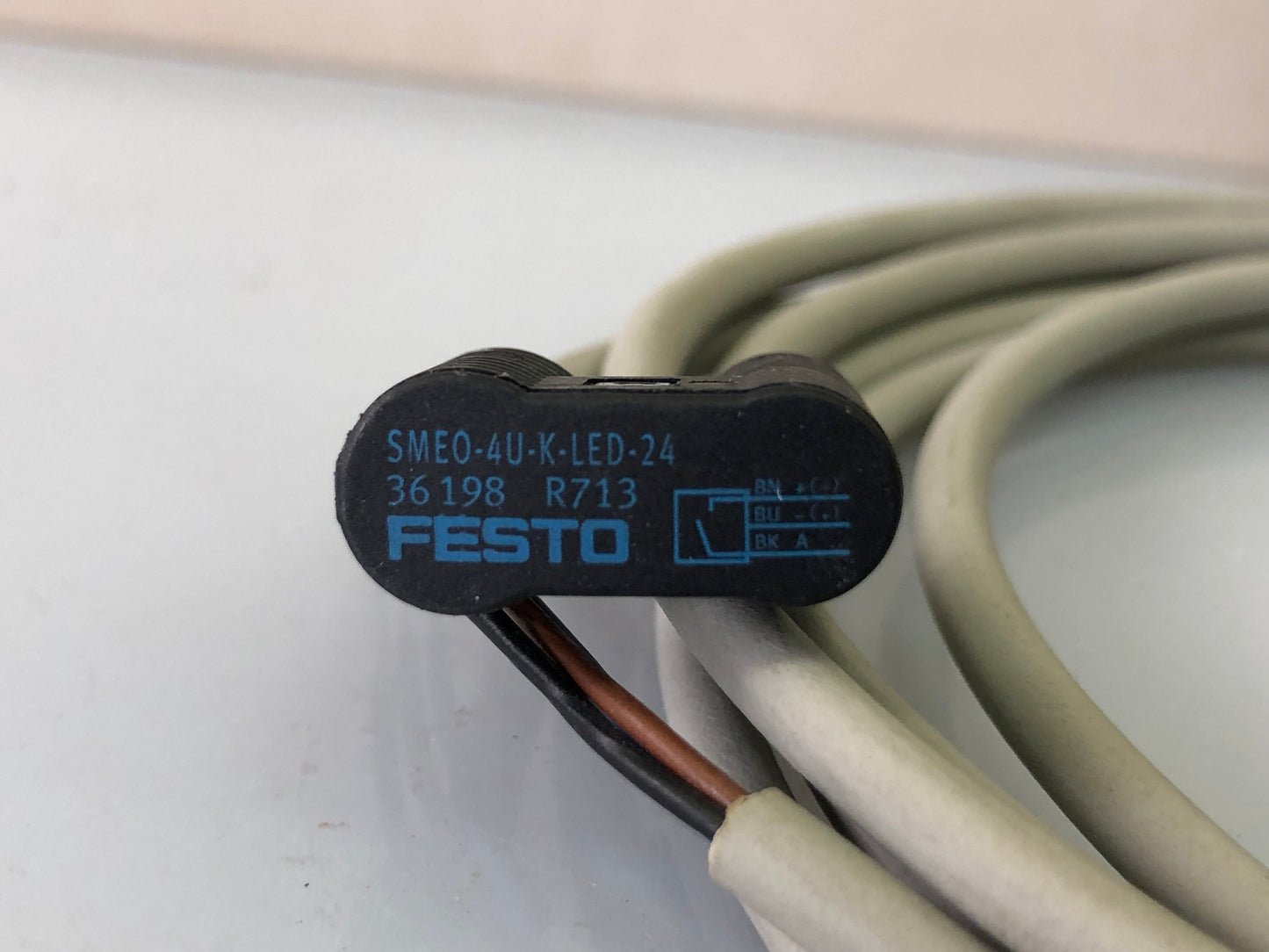 FESTO SMEO-4U-K-LED-24 Proximity Switch