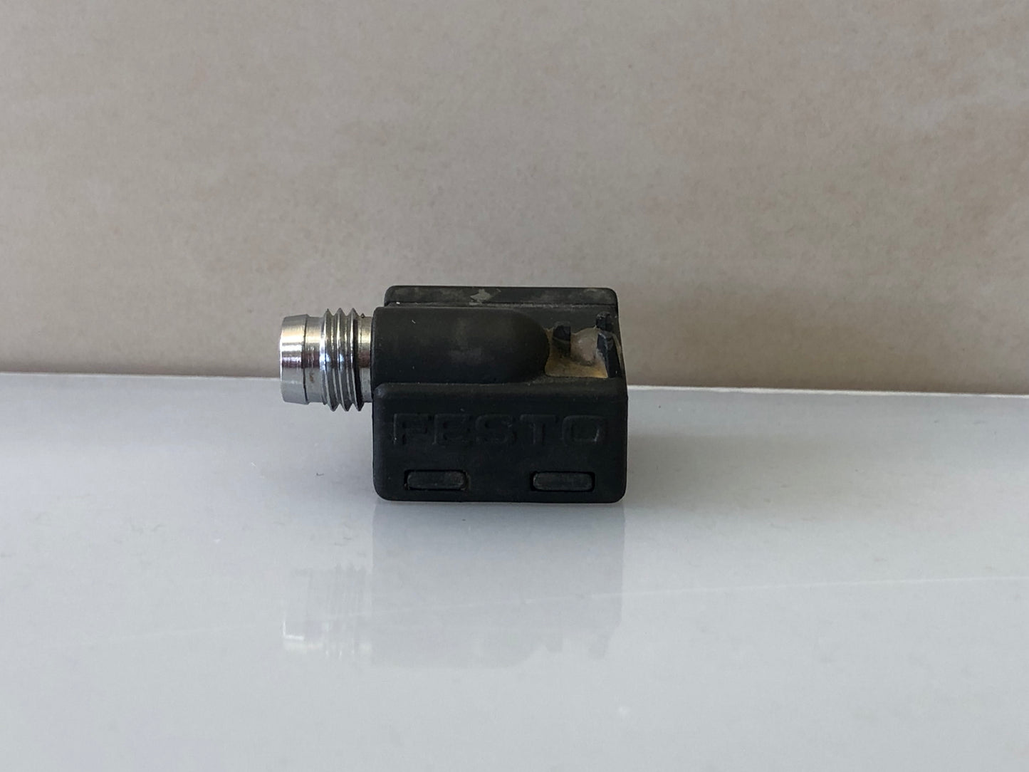 FESTO SME 3 SL LED 24 B Electrical Reed Switch Cylinder Sensor SME-3-SL-LED-24 B