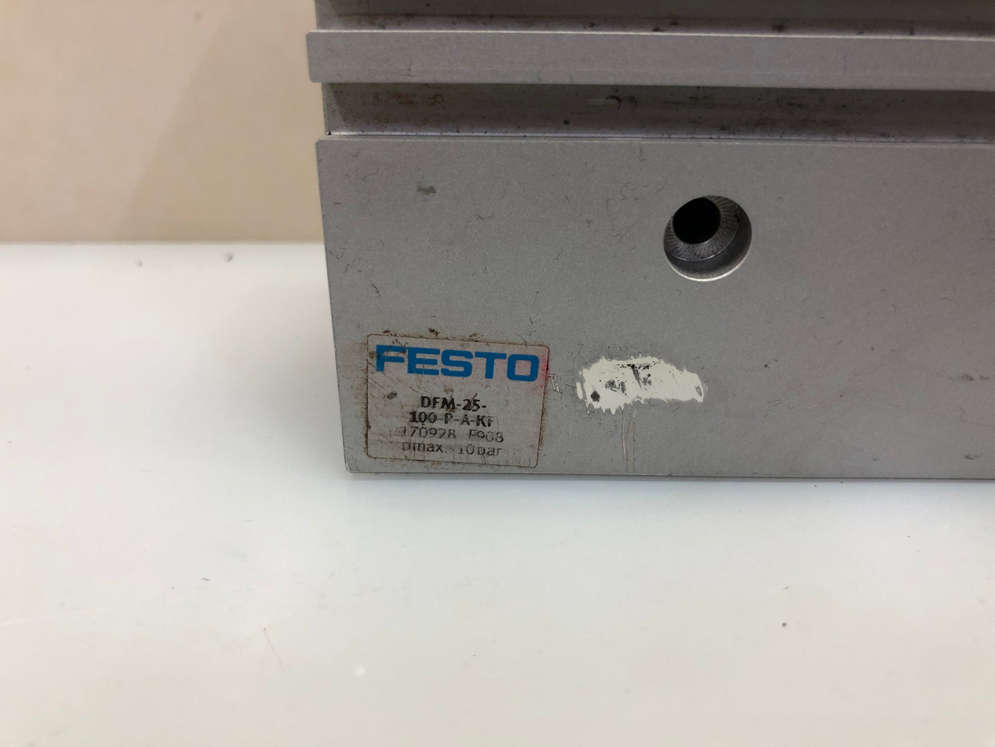 FESTO DFM-25-100-P-A-KF 170928 Guided Actuator
