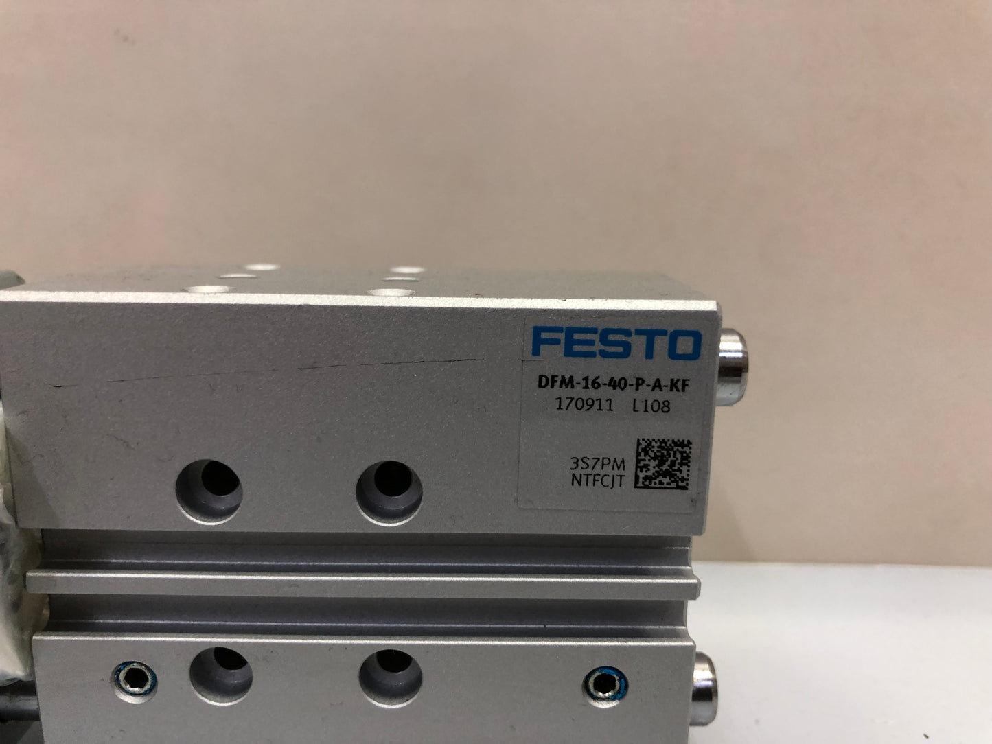 FESTO DFM-16-40-P-A-KF 170911 Guided Actuator New