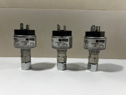 1x Tecsis / Ferromatik Milacron P3296B086812 400 bar Pressure Transmitter