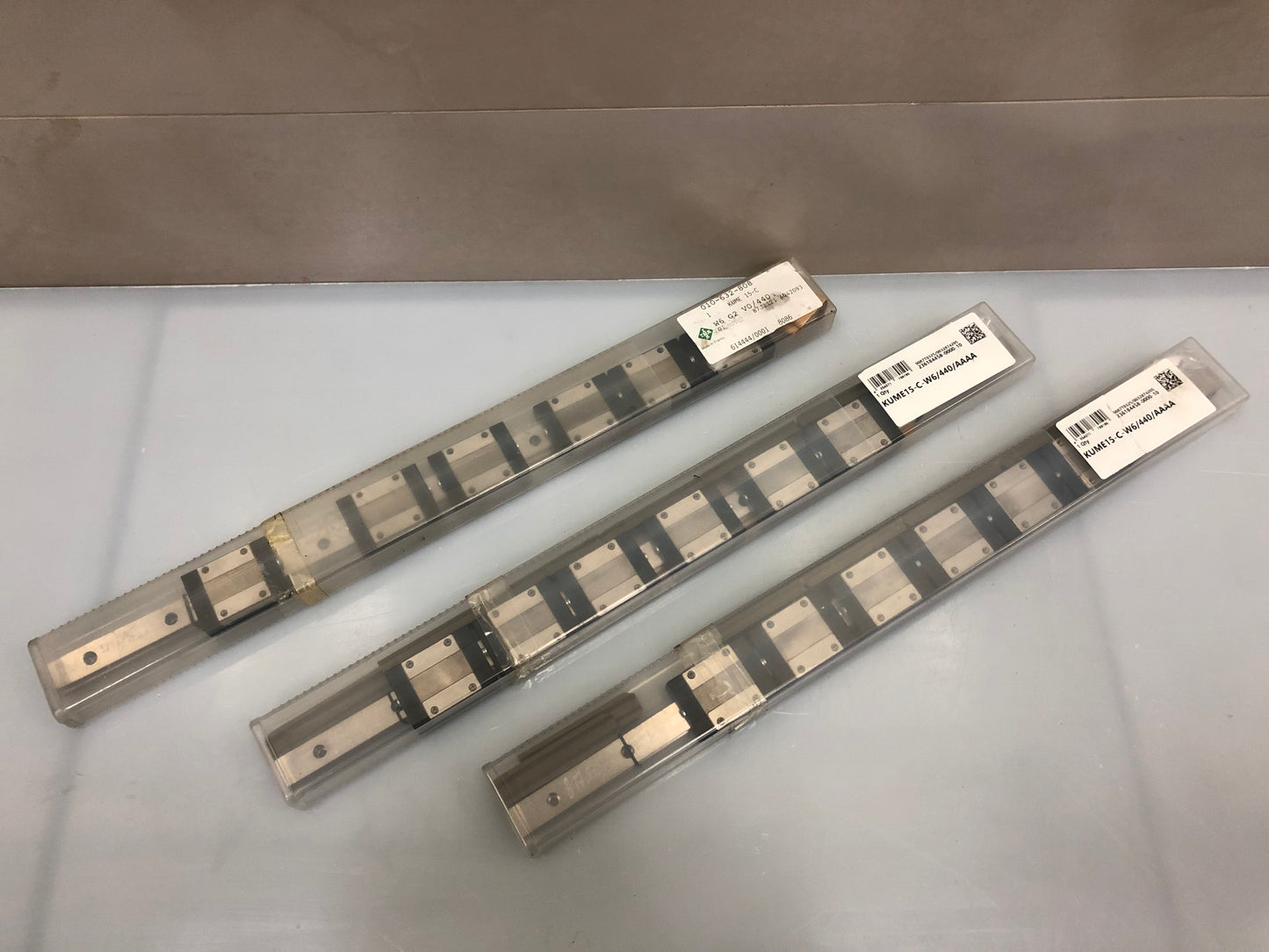 OEM INA KUME-15-C Six linear guide blocks with 440mm rail