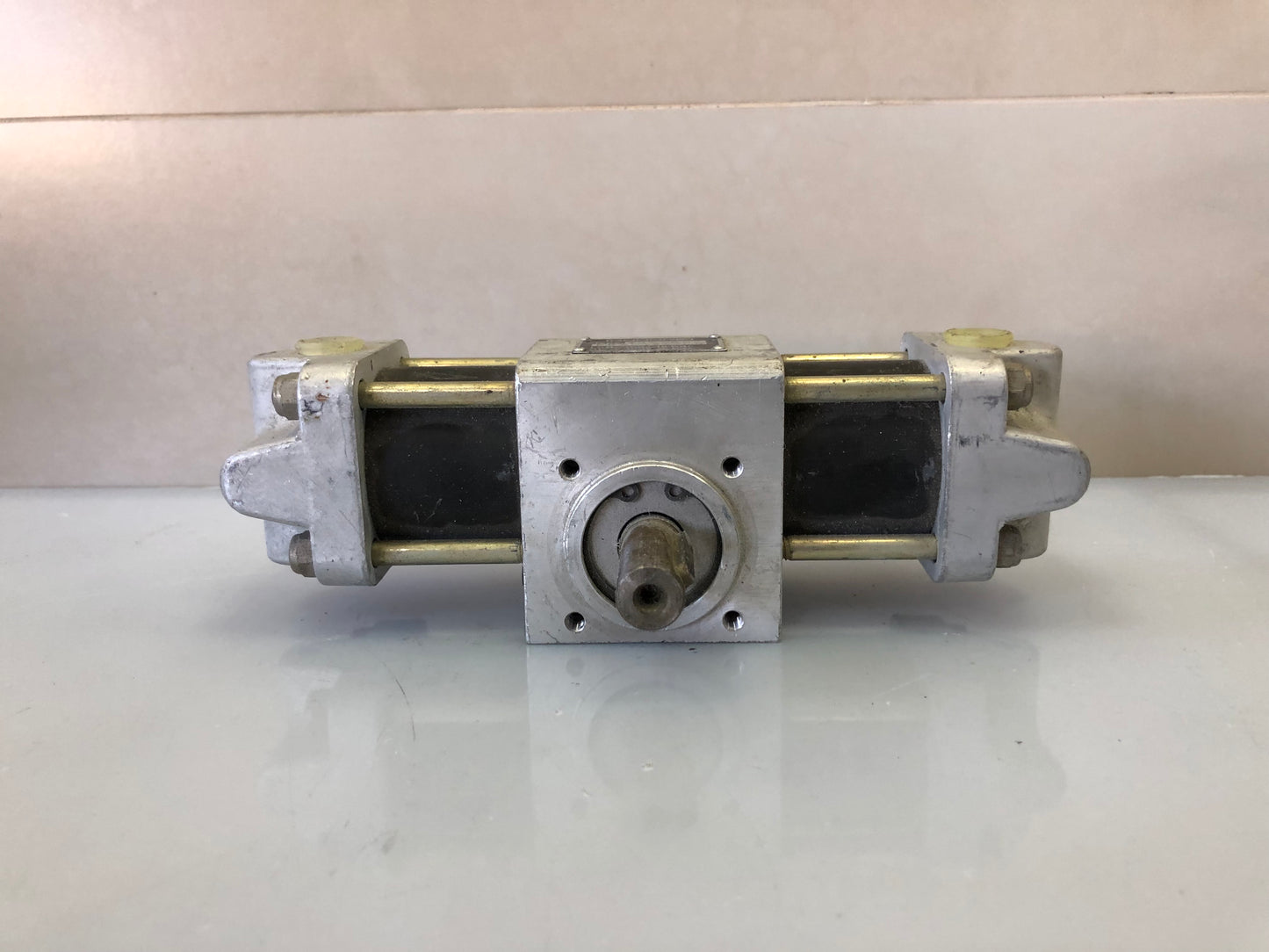 KUHNKE KR4-123GRAD-B Rotary Actuator Drehantrieb