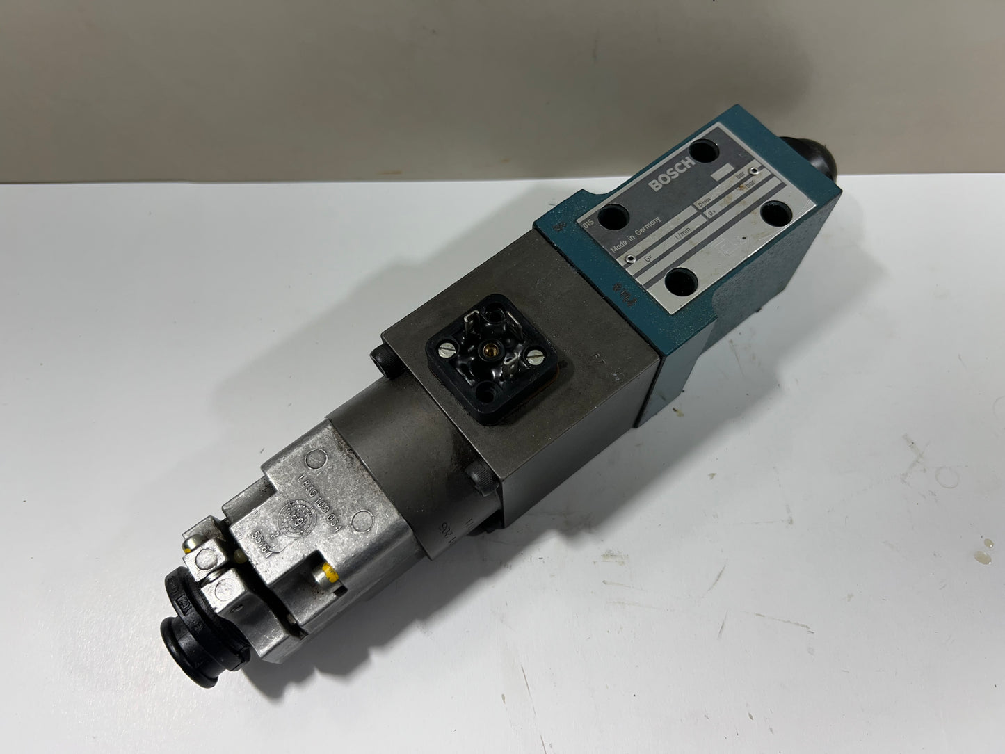 Bosch 0 811 402 001 Hydraulic Proportional Valve