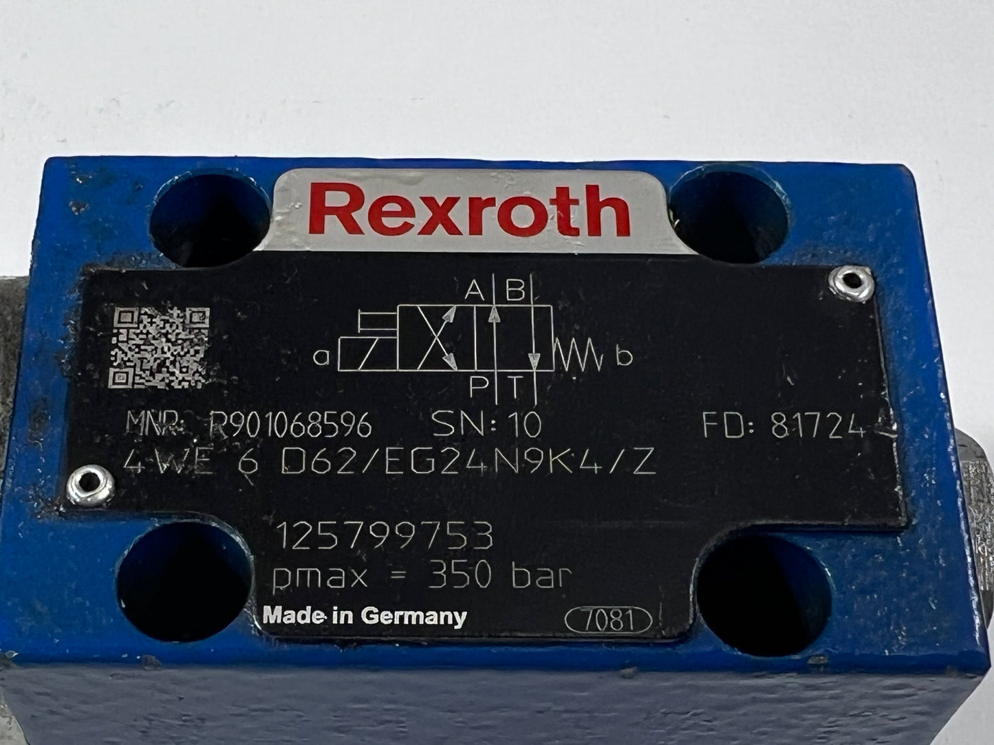 Rexroth R983030813 Bosch Directional Control Solenoid Valve 4WE6D62/EG24N9K4