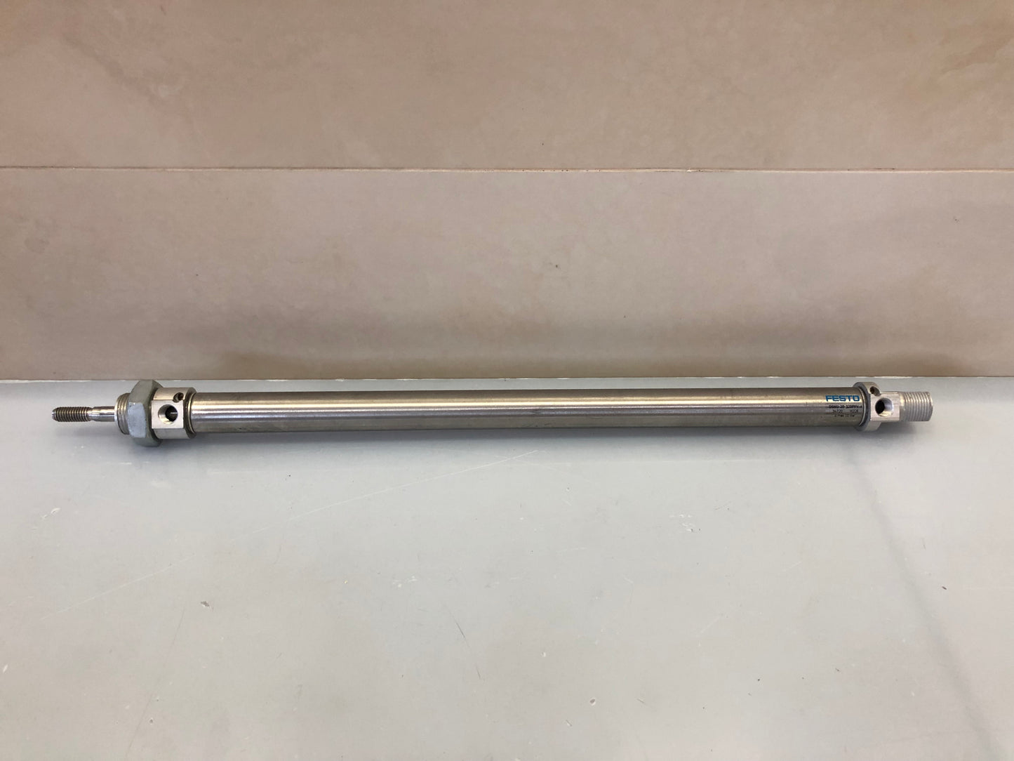 FESTO DSNU-20-320-PPV-A 34720 Pneumatic Cylinder