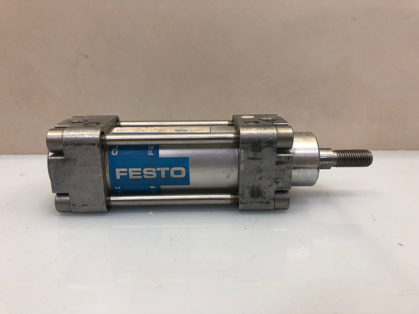 Festo DNN-32-25-PPV-A Compact Cylinders 10209 max.12bar 174psi