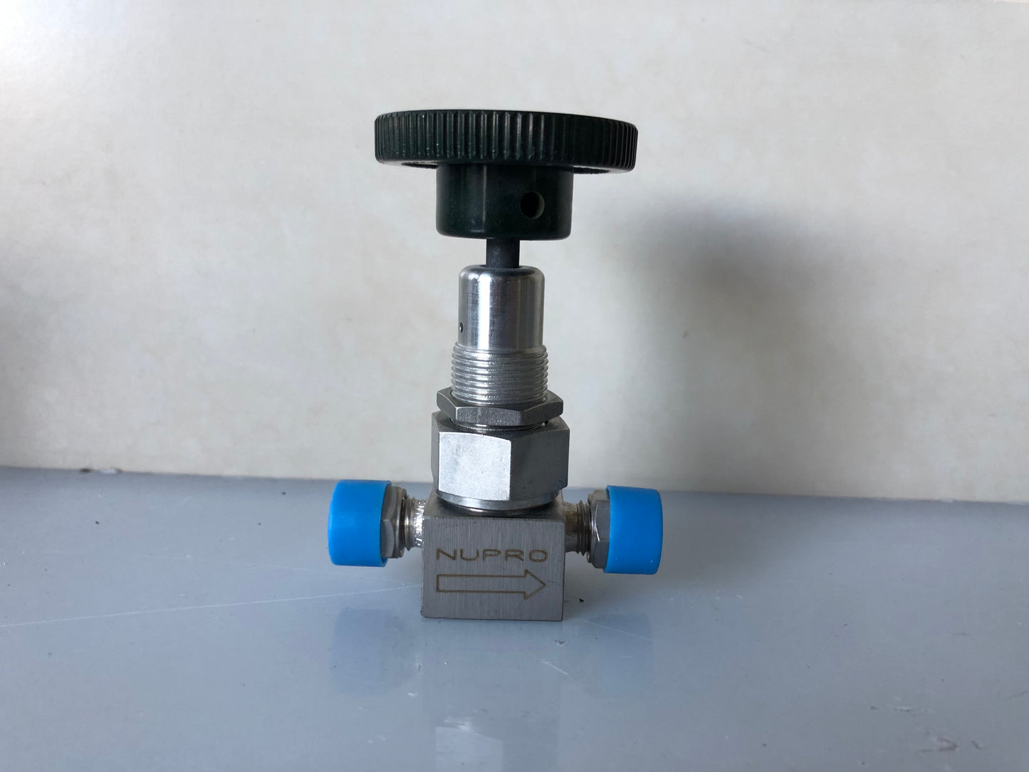 1x NUPRO M-6BK Needle Valve