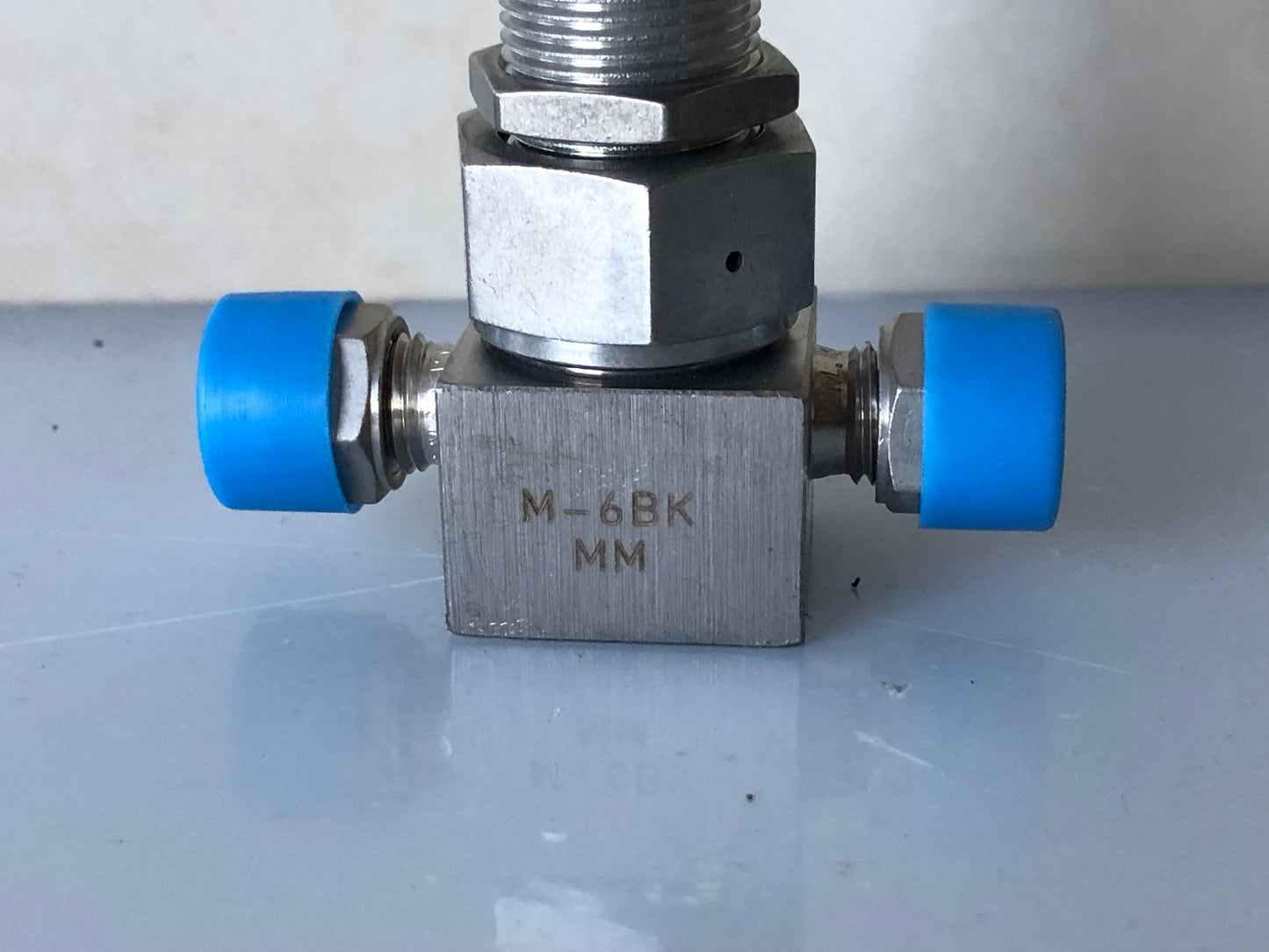 1x NUPRO M-6BK Needle Valve