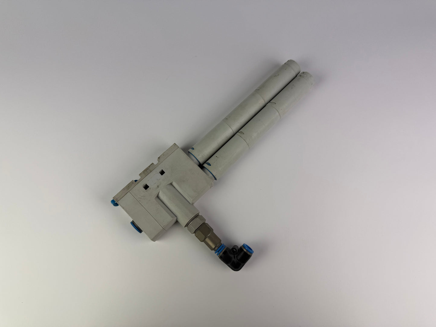 1x FESTO Vacuum Generator VN-30-L-16-PQ4-VA5-R02 526136 – Ejector, Pneumatic, Compact