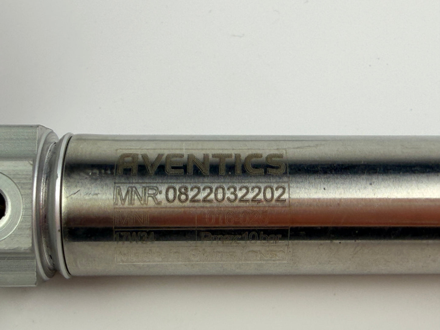 1x Aventics 0822032202 Pneumatic Cylinder – Double Acting – Max 10 Bar