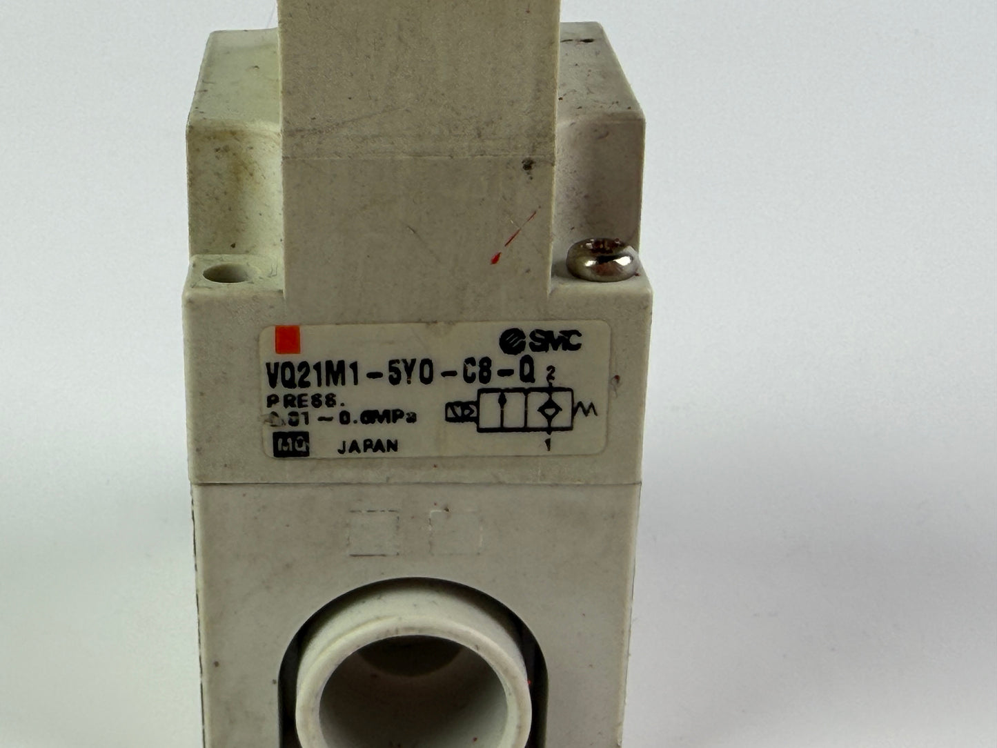 SMC VQ21M1-5YO-C8-Q Solenoid Valve 24VDC 0.01–0.6 MPa Compact Manifold Type