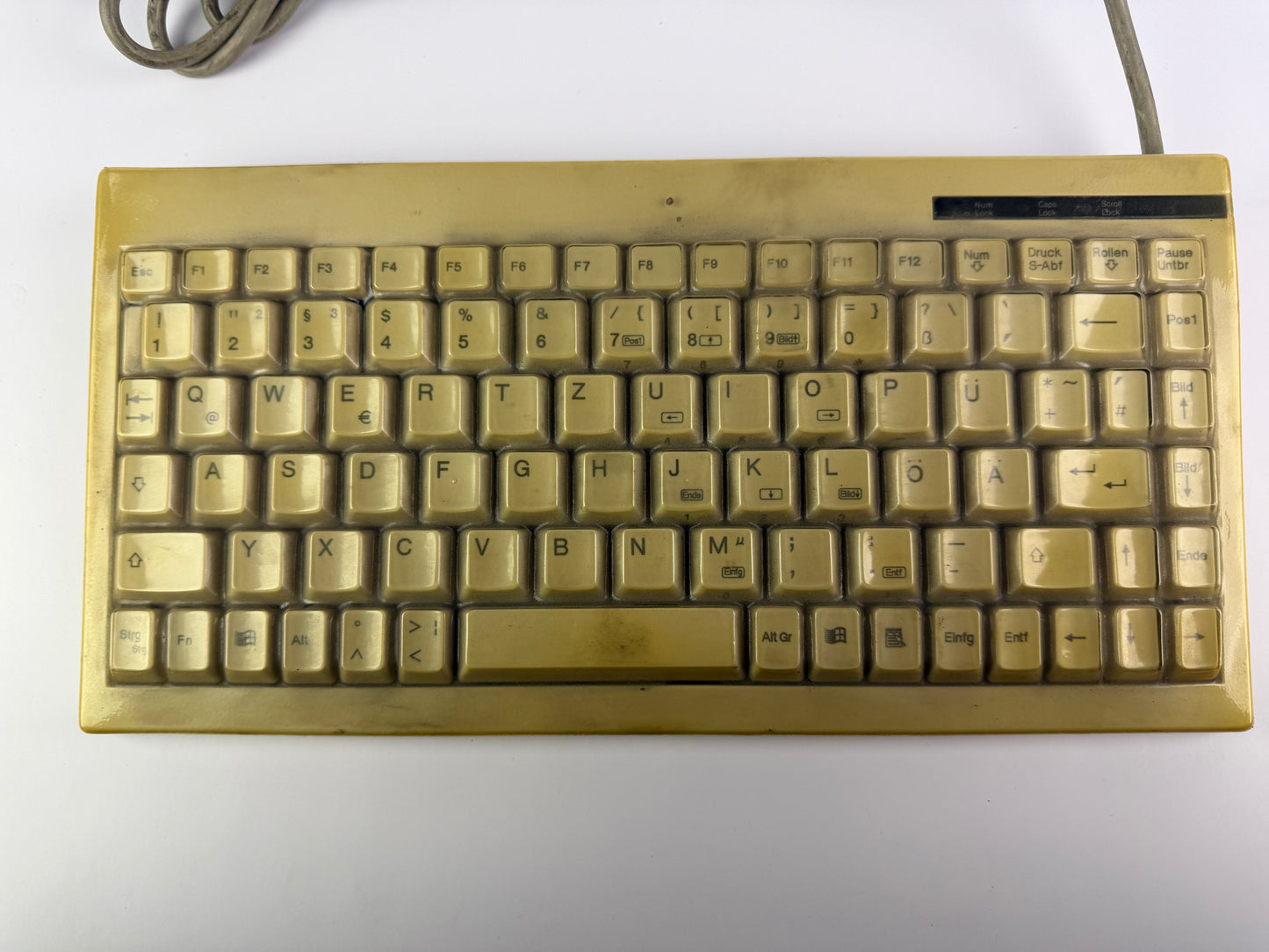 KeySonic ACK-595 Mini Keyboard – Beige (Yellowed) – 185cm Cable – German Layout