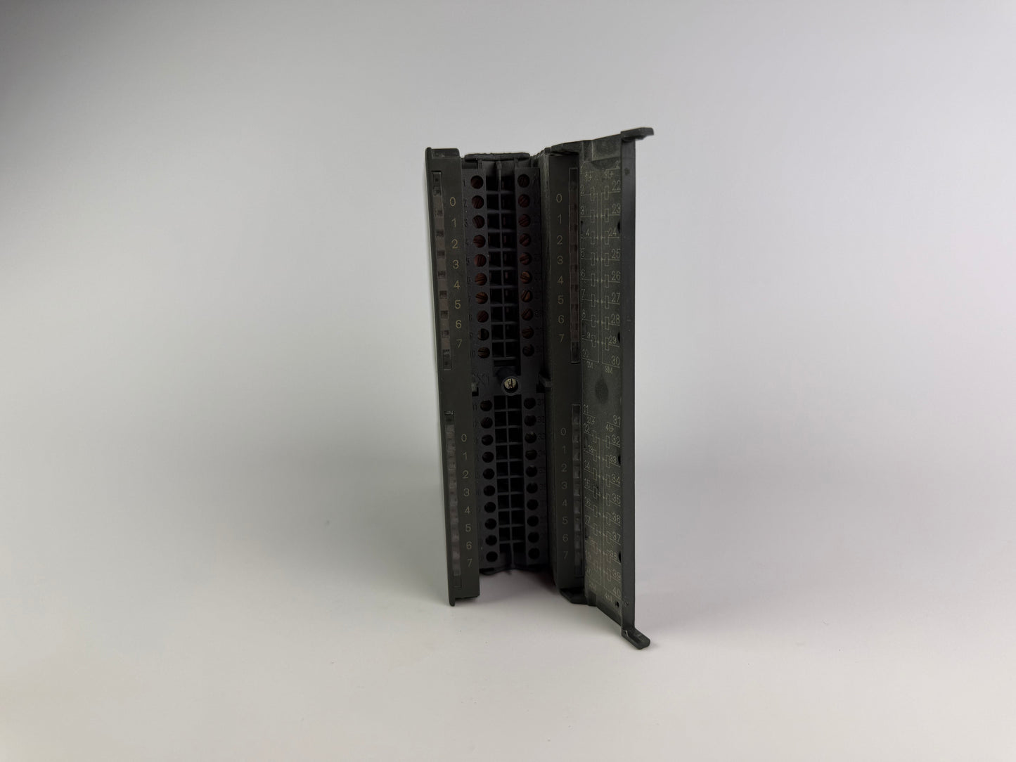 Siemens 6ES7 322-1BL00-0AA0 SIMATIC S7-300 Digital Output Module