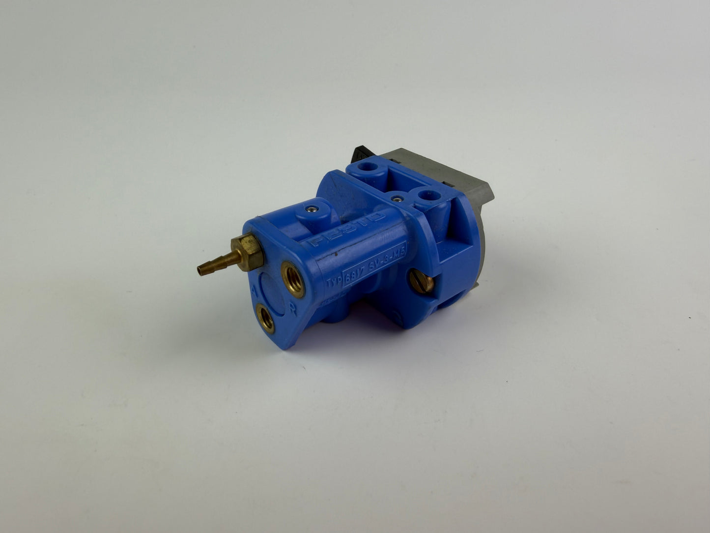 Festo 6817 SV-3-M5 Pneumatic Valve