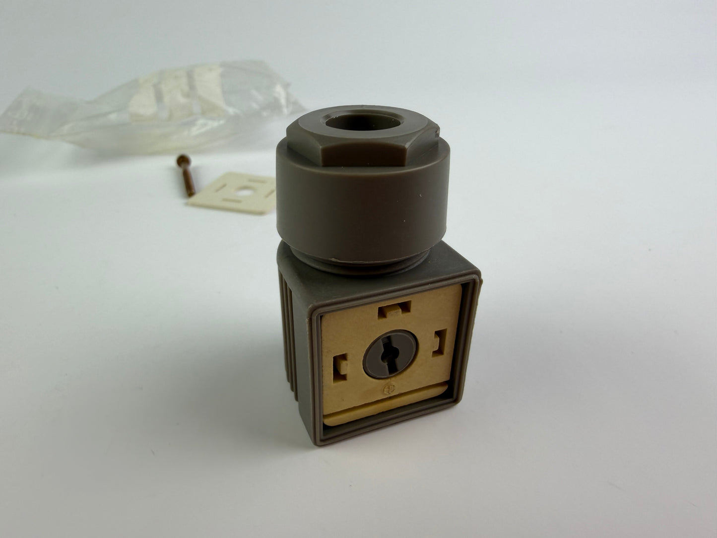 7x Industrial Rectangular Connector Housing with Cable Gland