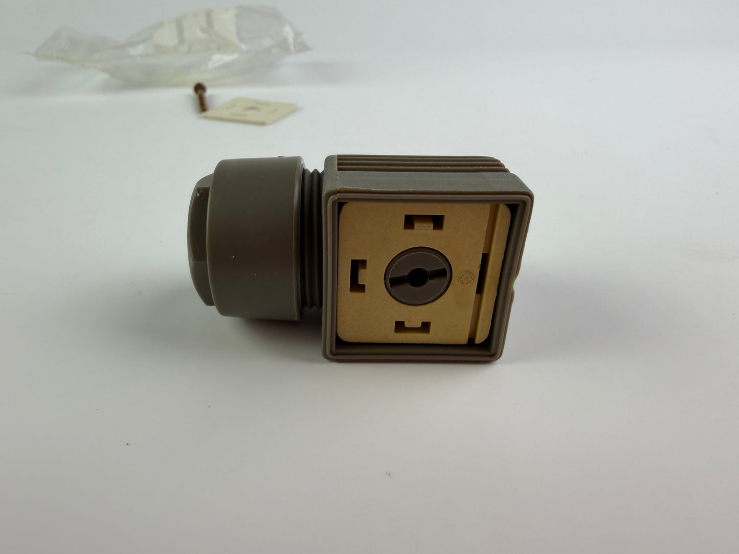 7x Industrial Rectangular Connector Housing with Cable Gland