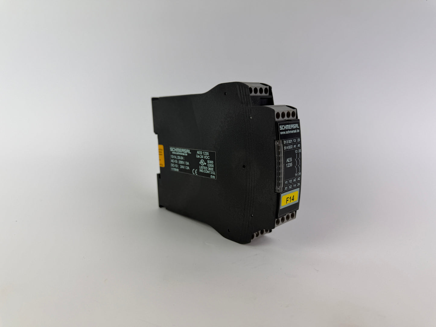 1x Schmersal AES 1235 Safety Monitoring Module 24VDC (B300 / Q300)