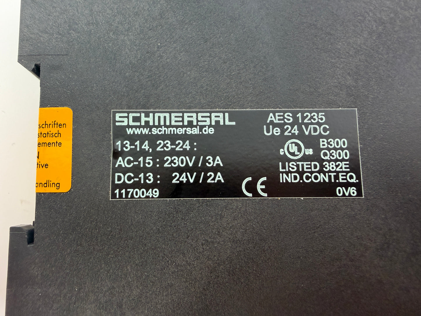 1x Schmersal AES 1235 Safety Monitoring Module 24VDC (B300 / Q300)