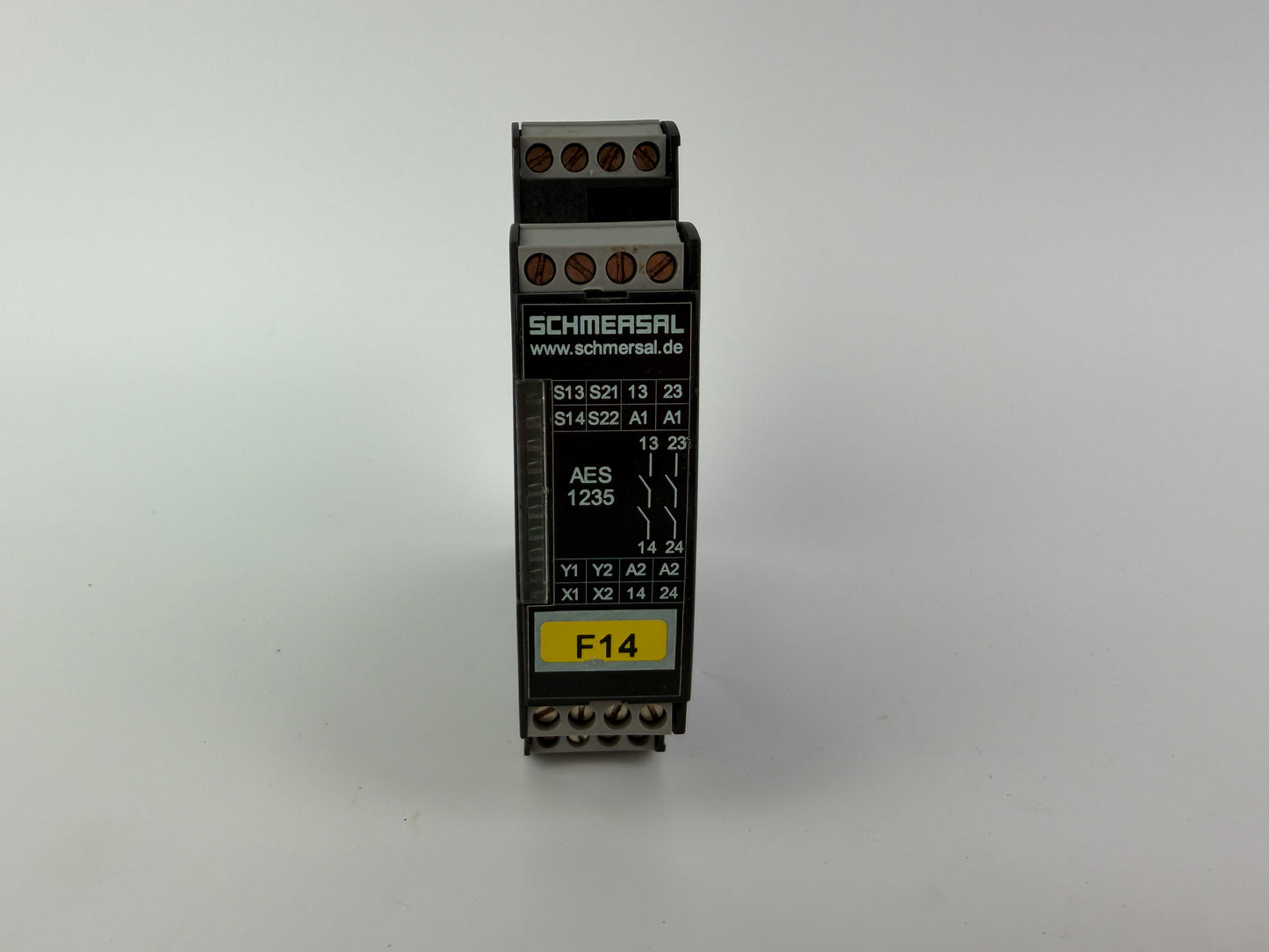 1x Schmersal AES 1235 Safety Monitoring Module 24VDC (B300 / Q300)