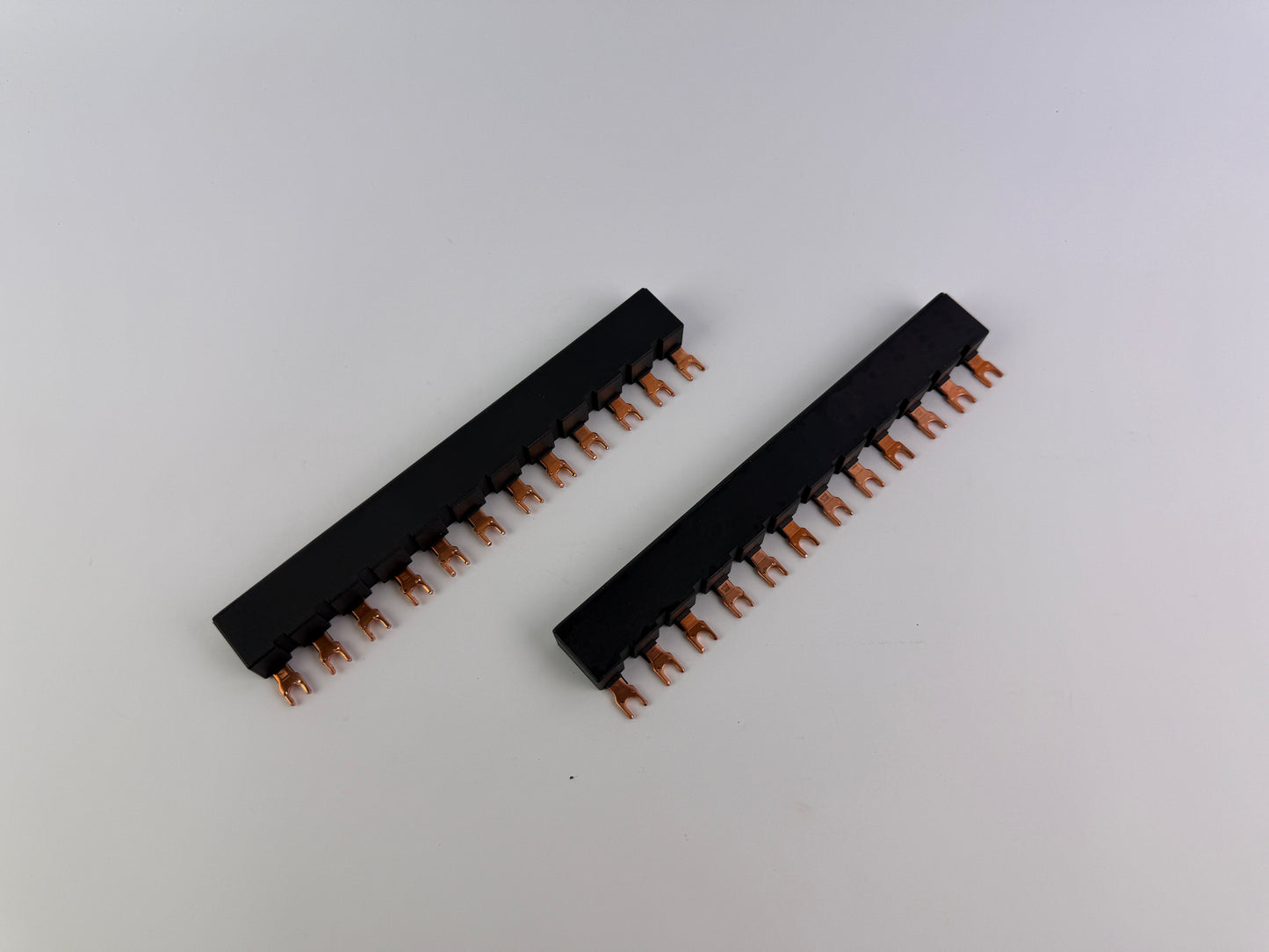 2x pieces Siemens 3RV1915-1AB Busbar