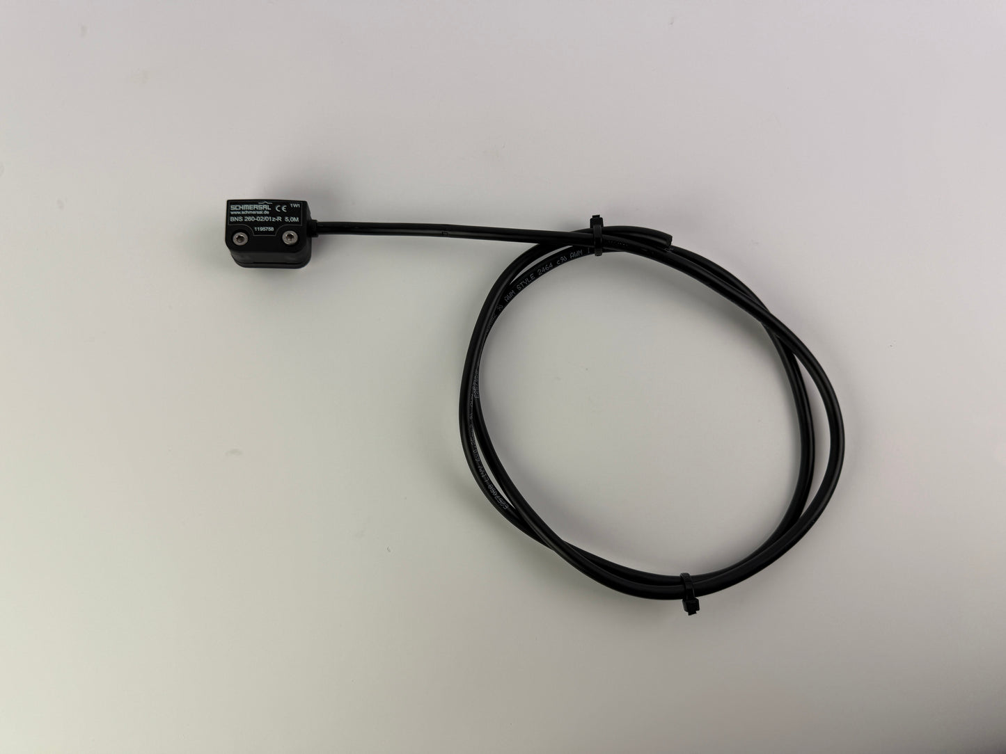 1x SCHMERSAL BNS 260-02/01Z-R Magnetic Safety Sensor Cable 1195758