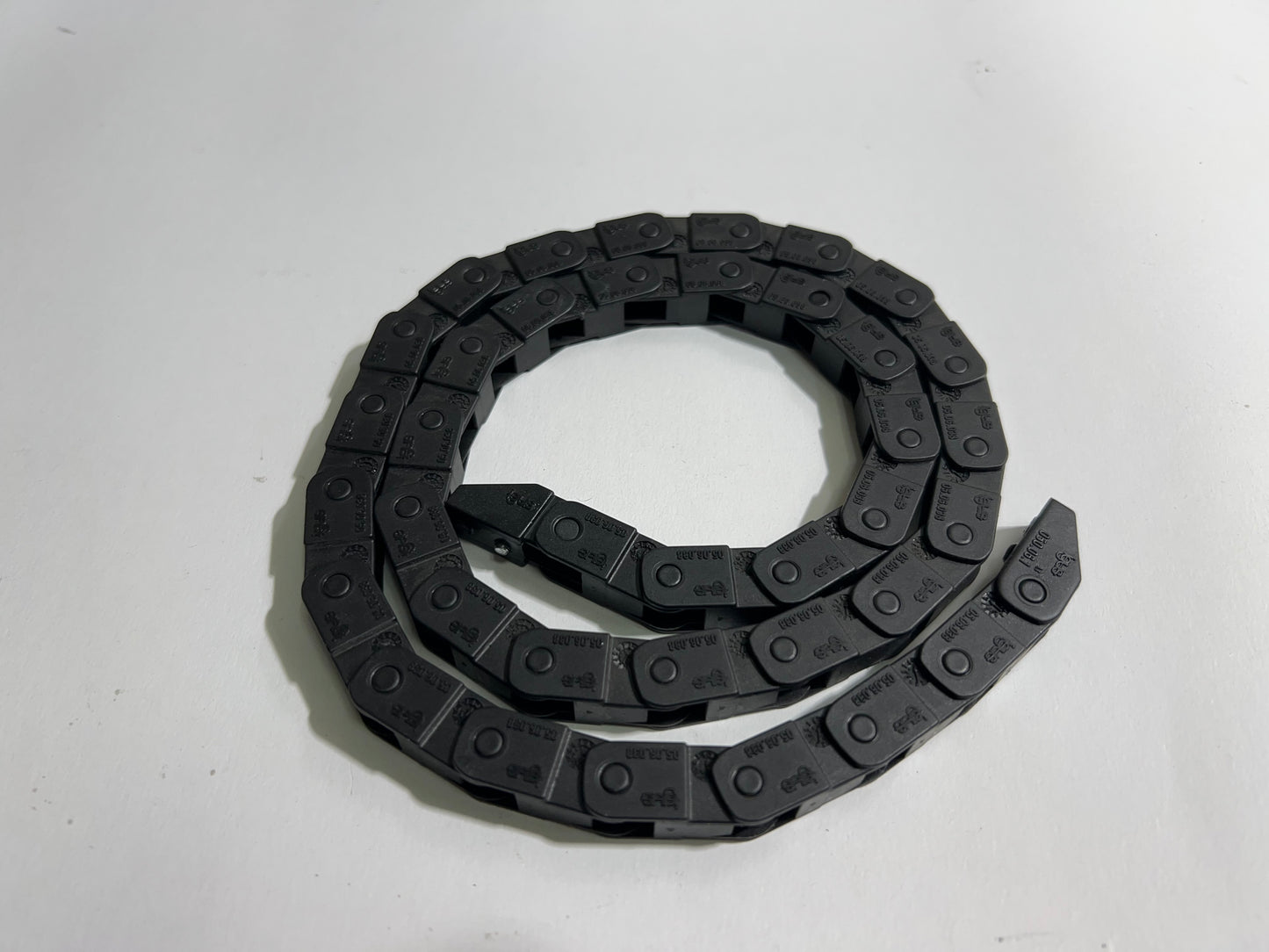 Igus 05.06.038 Energy Chain Cable Carrier – Lot of 37 Pieces