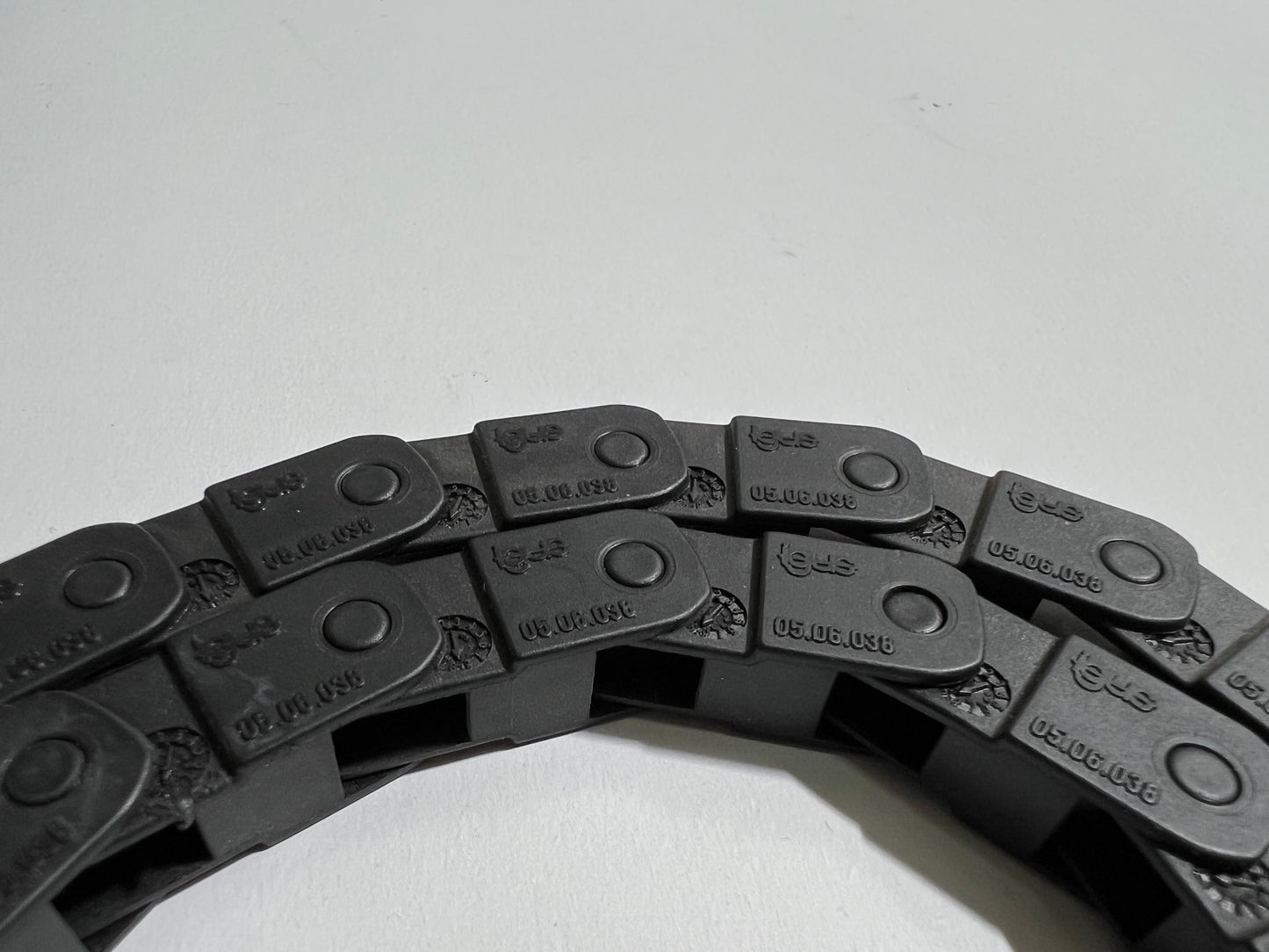 Igus 05.06.038 Energy Chain Cable Carrier – Lot of 37 Pieces