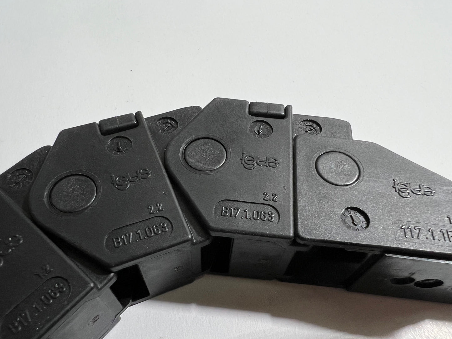 Igus B17.1.063 Energy Chain Cable Carrier – Lot of 14 Pieces