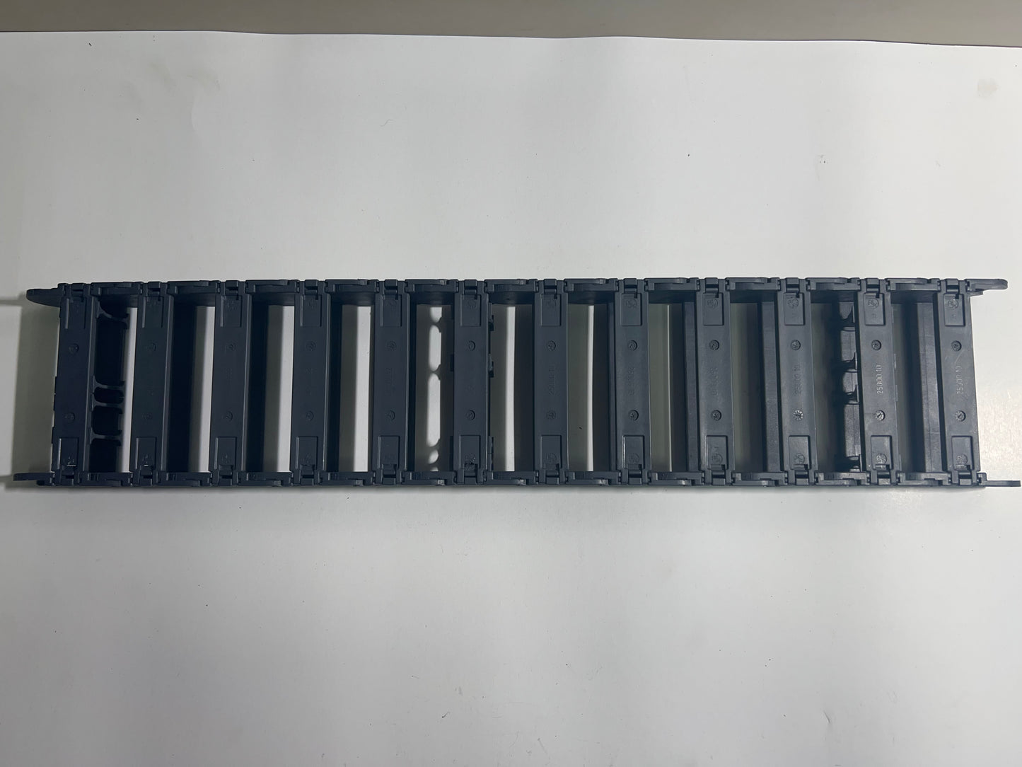 Igus 2500.10.100 Energy Chain Cable Carrier – Lot of 11pcs