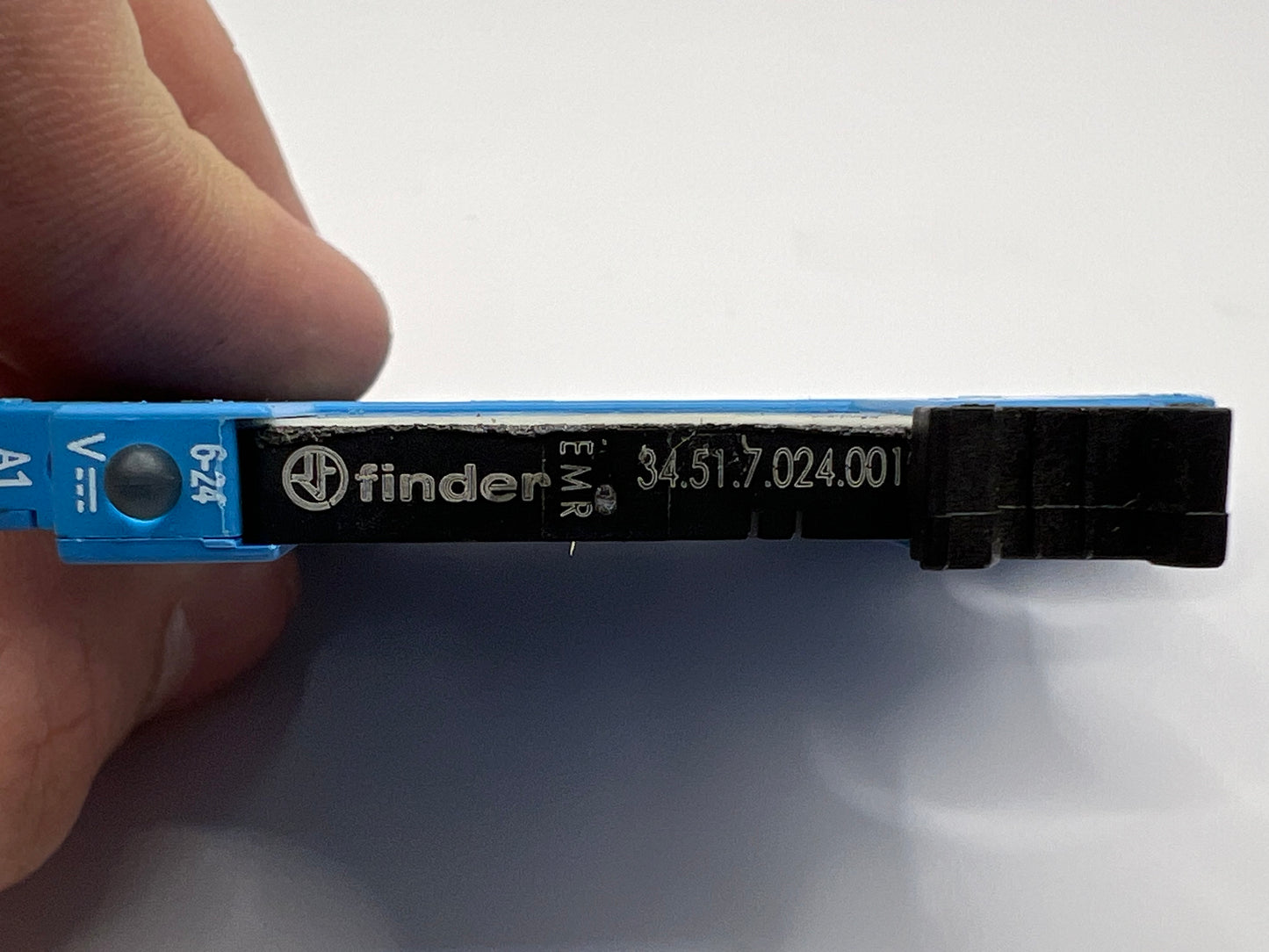 Lot of 2 Finder 93.01.7.024 Relay Sockets + 34.51.7.024.0010 24V 6A Relays